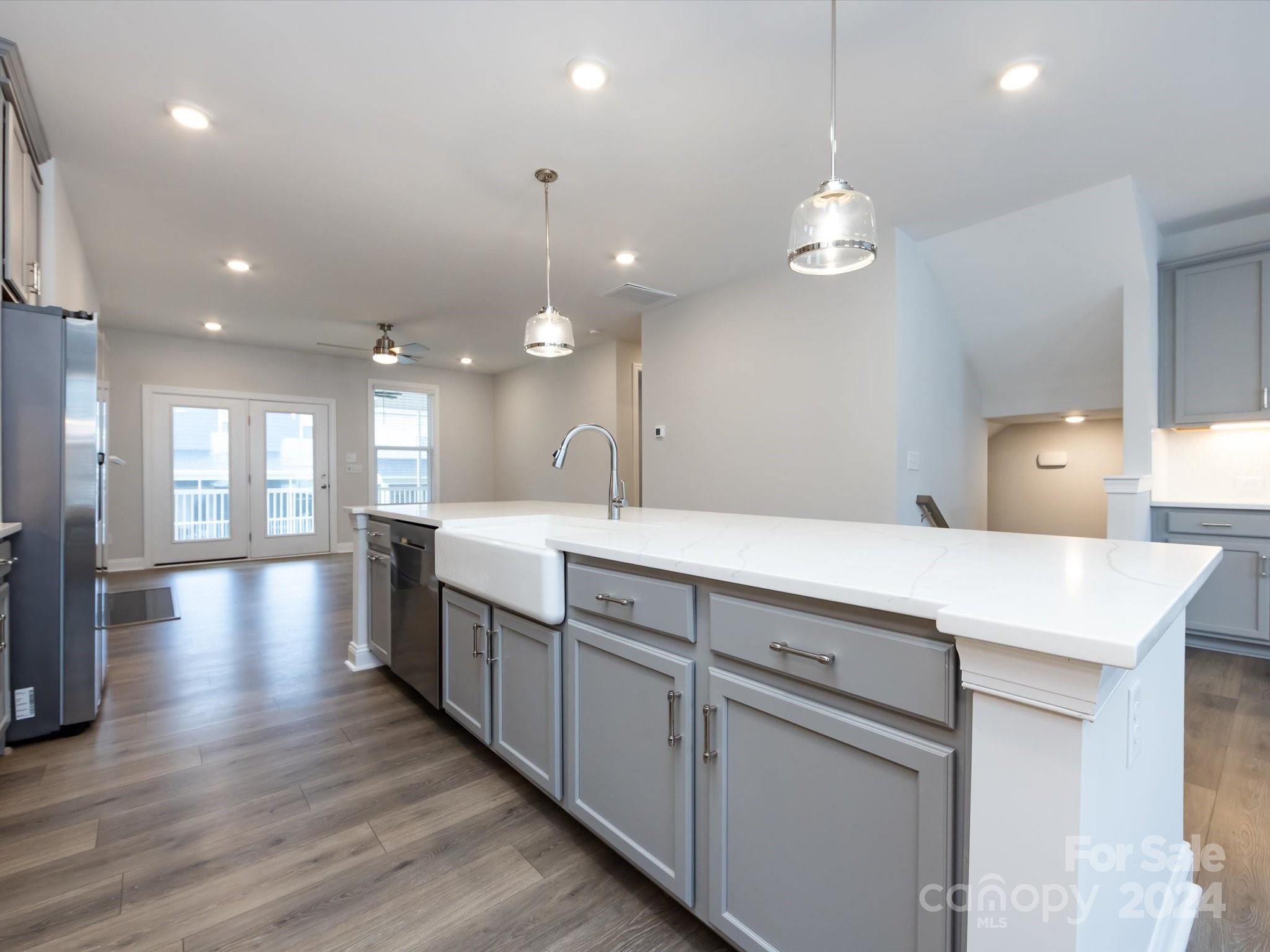 2642 Roseglen Lane