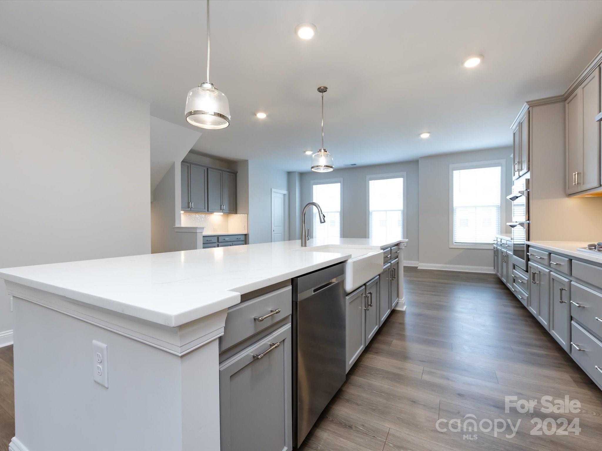 2642 Roseglen Lane