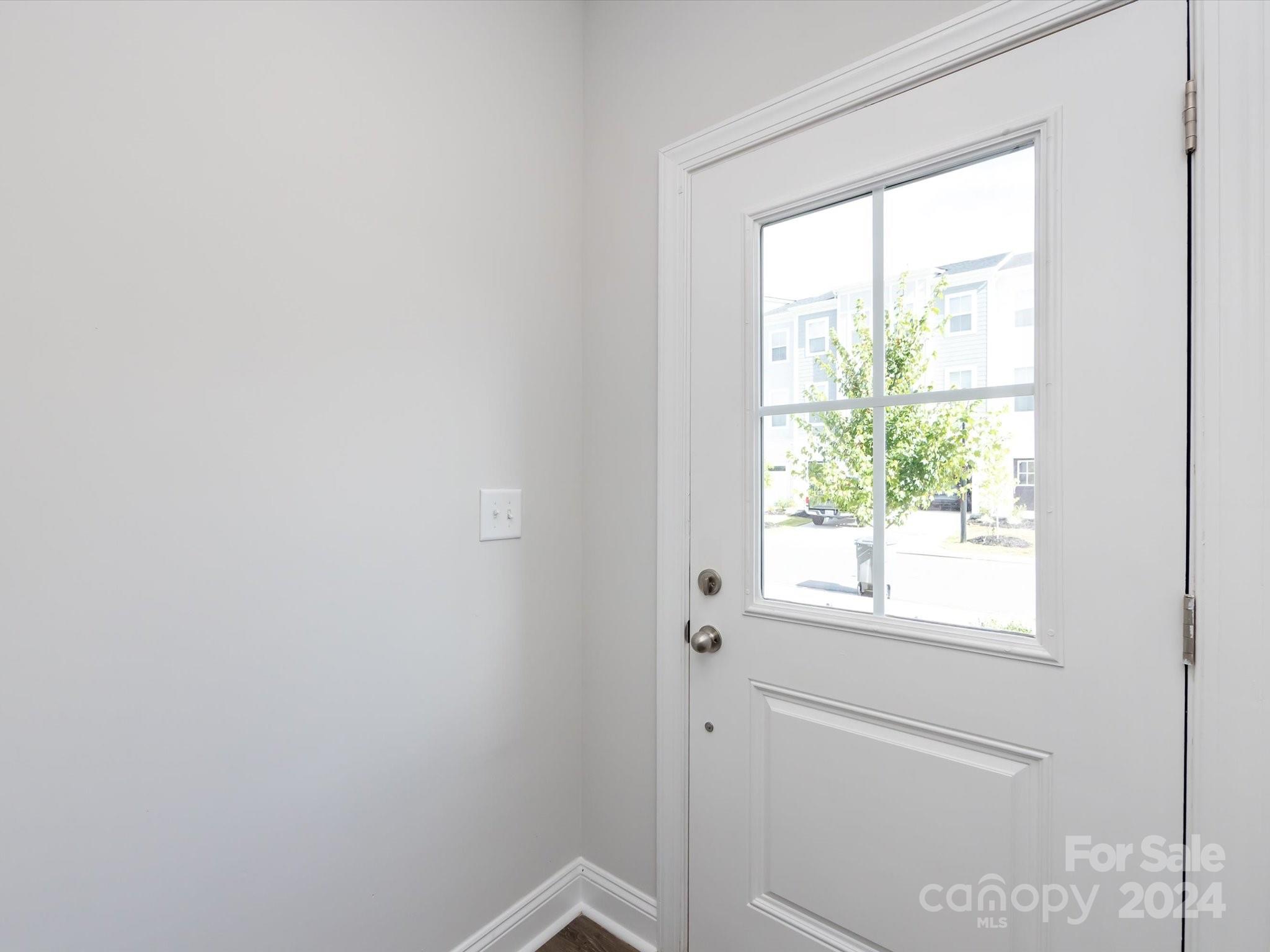2642 Roseglen Lane