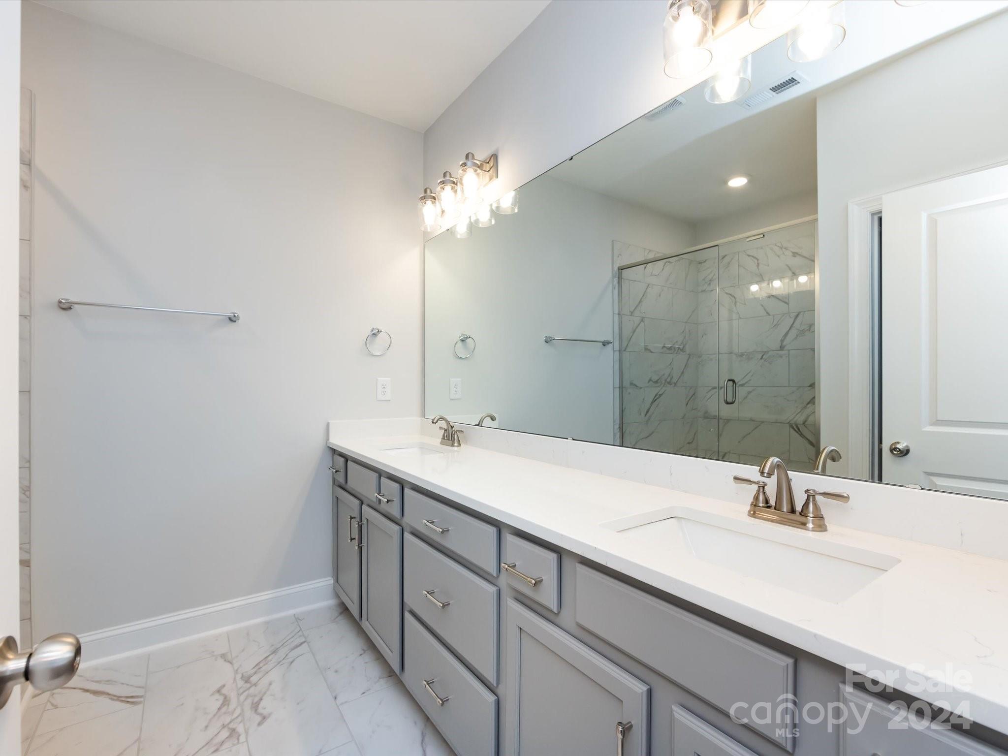 2642 Roseglen Lane