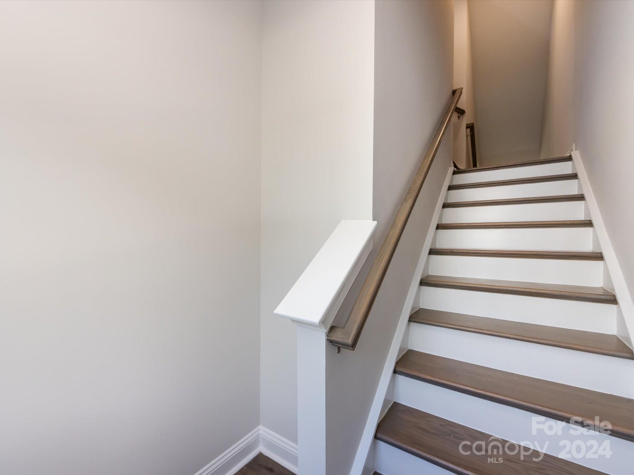 2642 Roseglen Lane