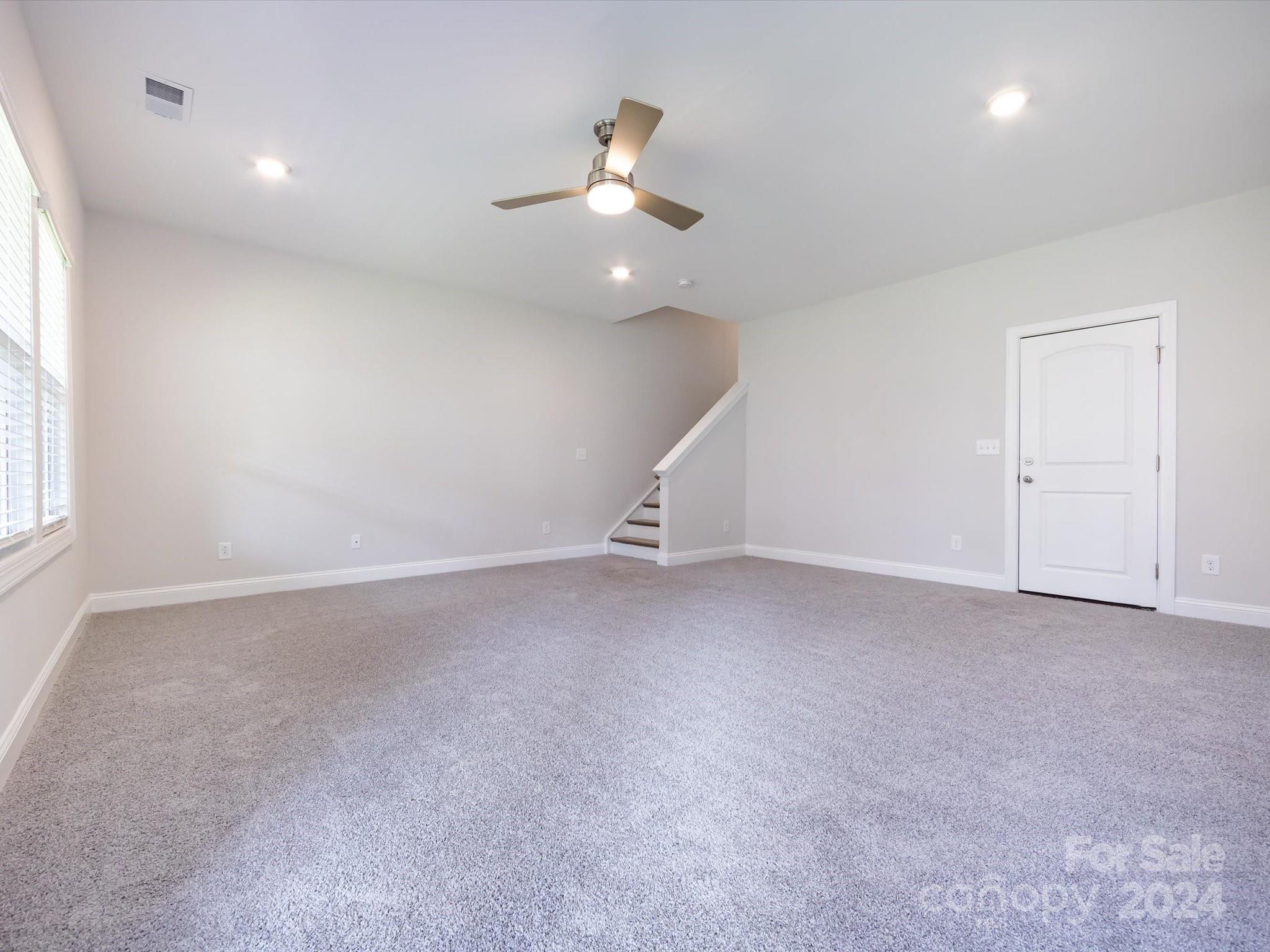 2642 Roseglen Lane