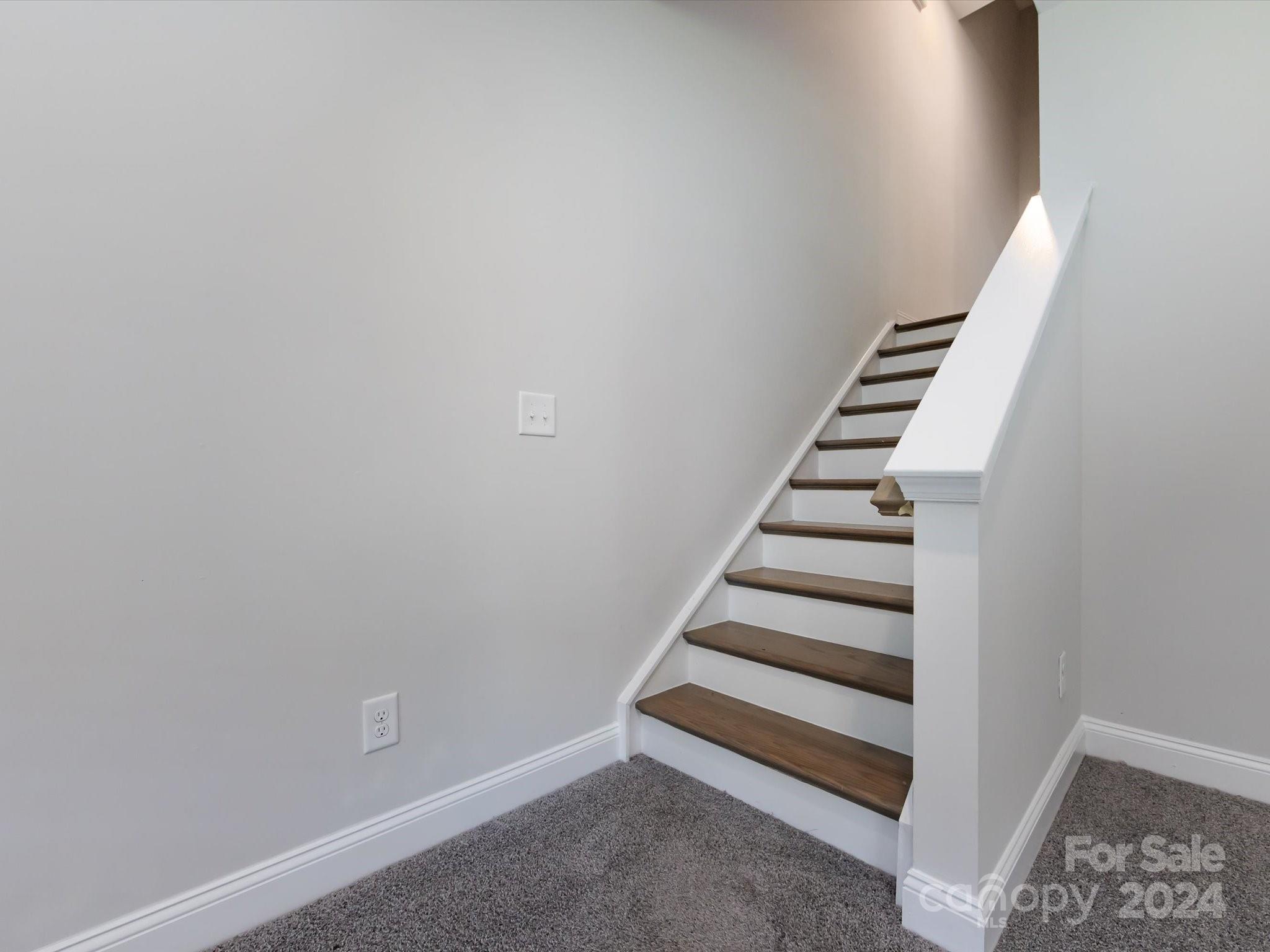 2642 Roseglen Lane