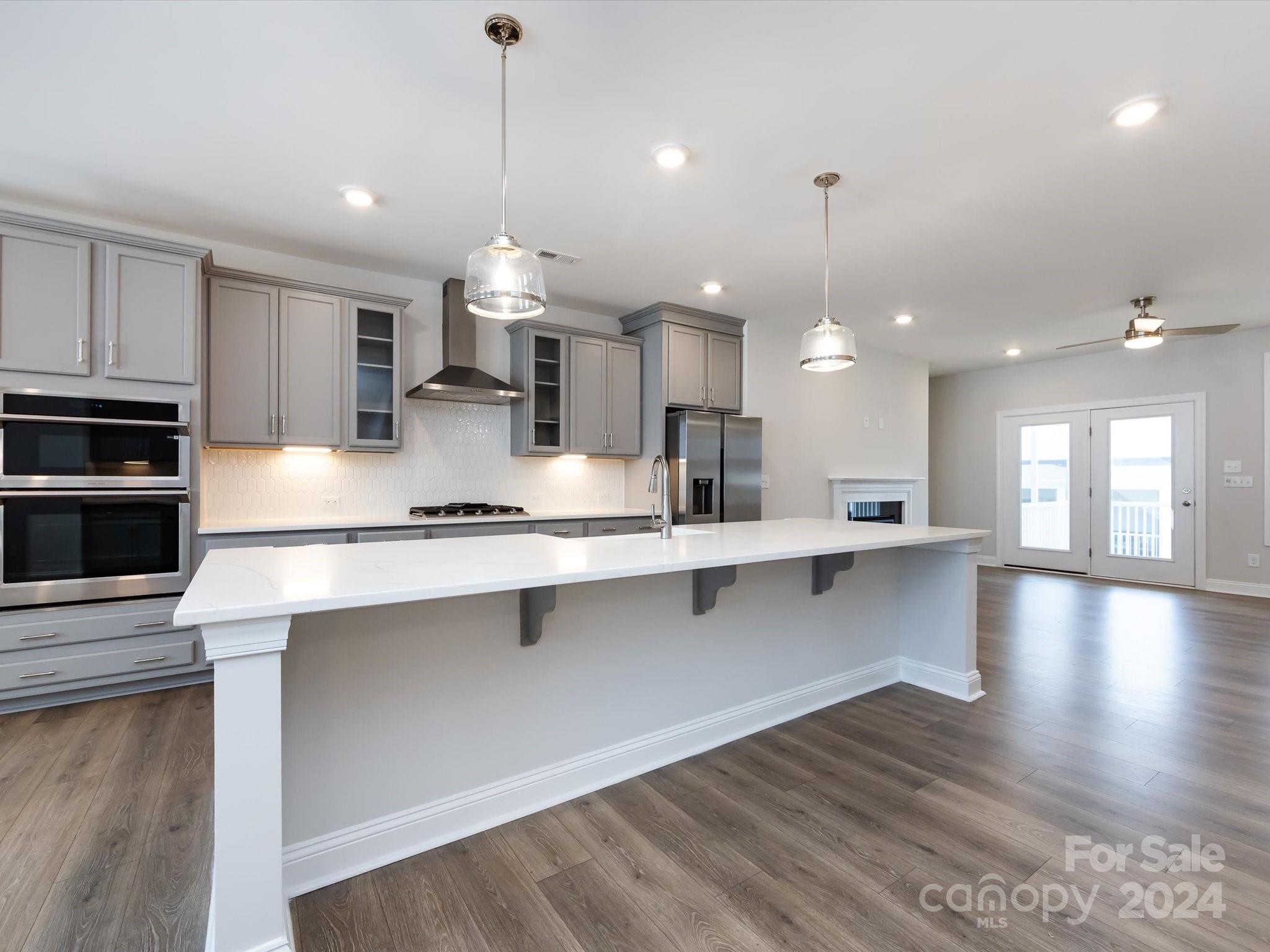 2642 Roseglen Lane