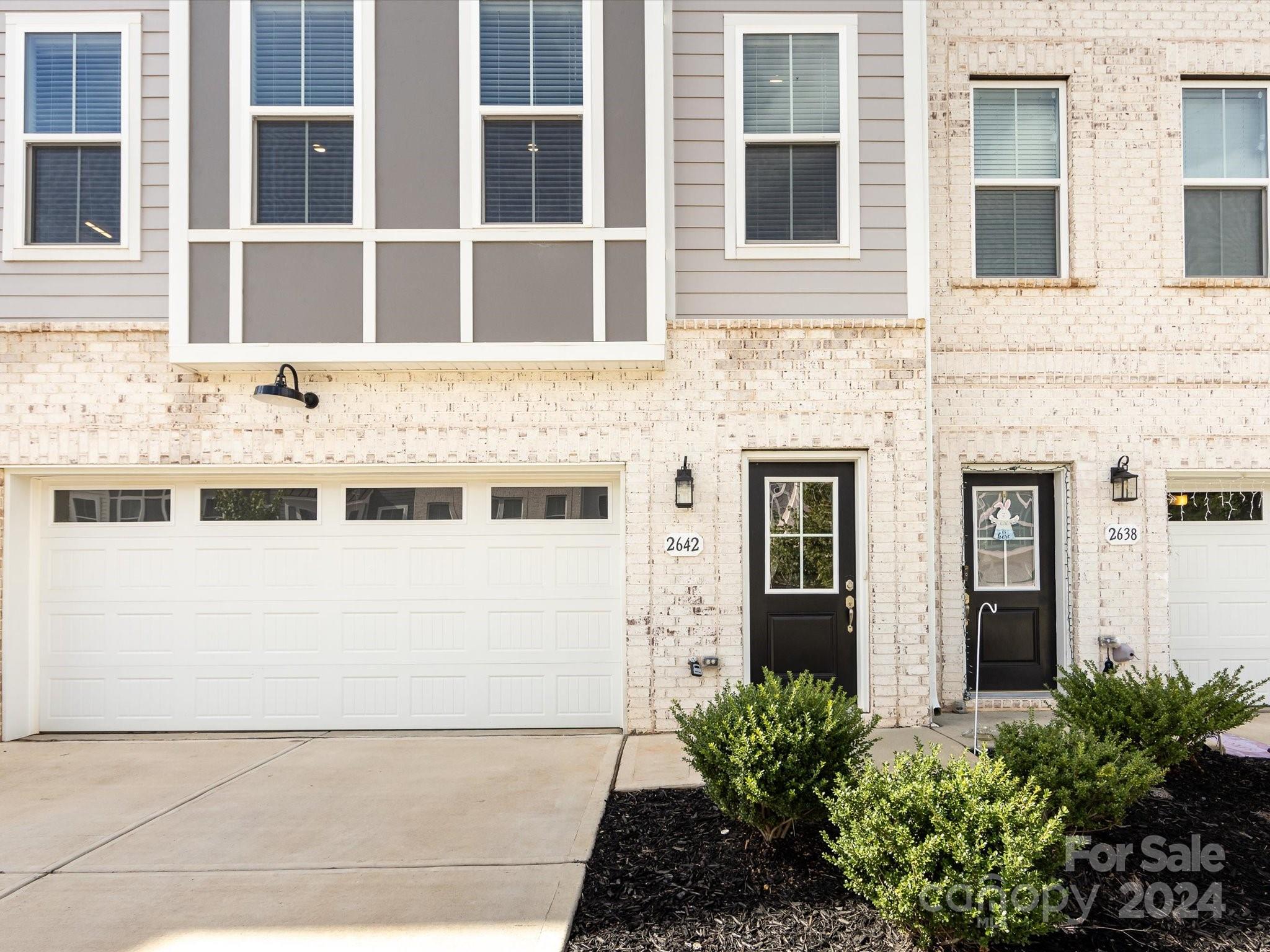 2642 Roseglen Lane