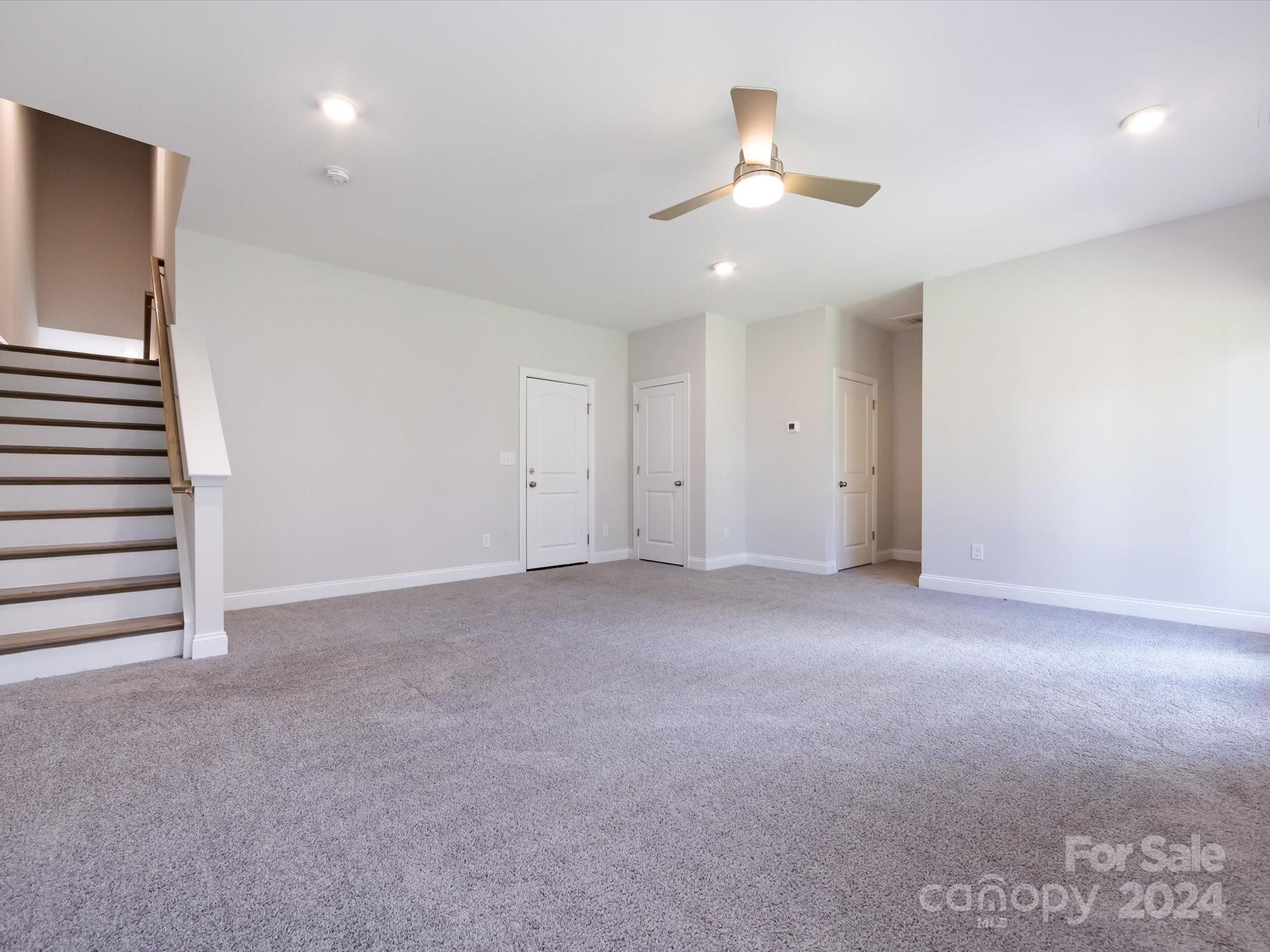 2642 Roseglen Lane