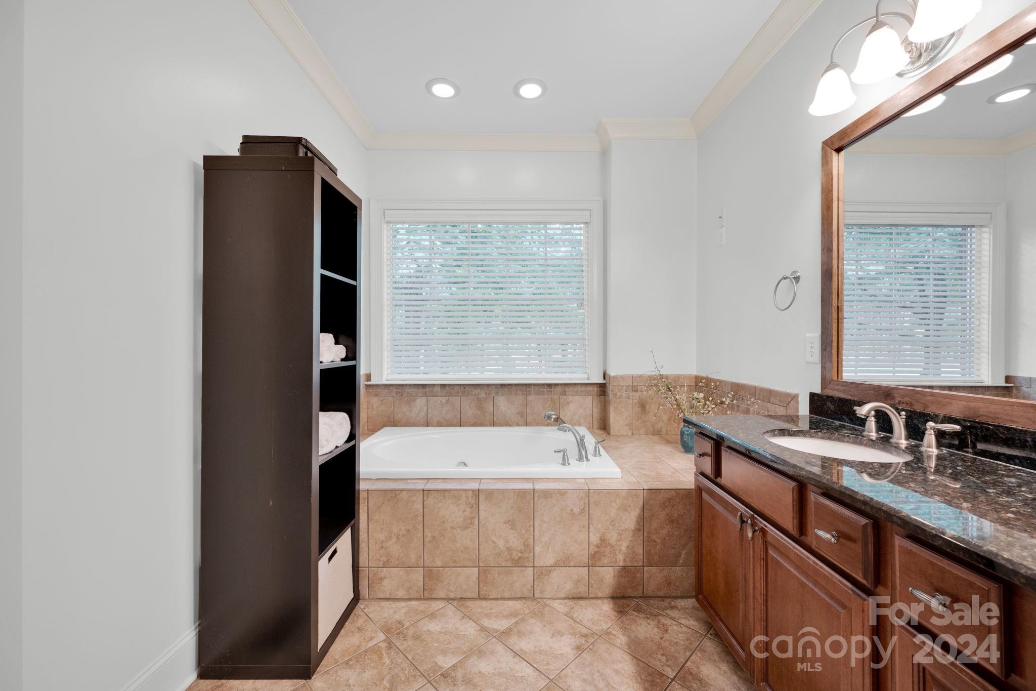 4660 Sawgrass Court