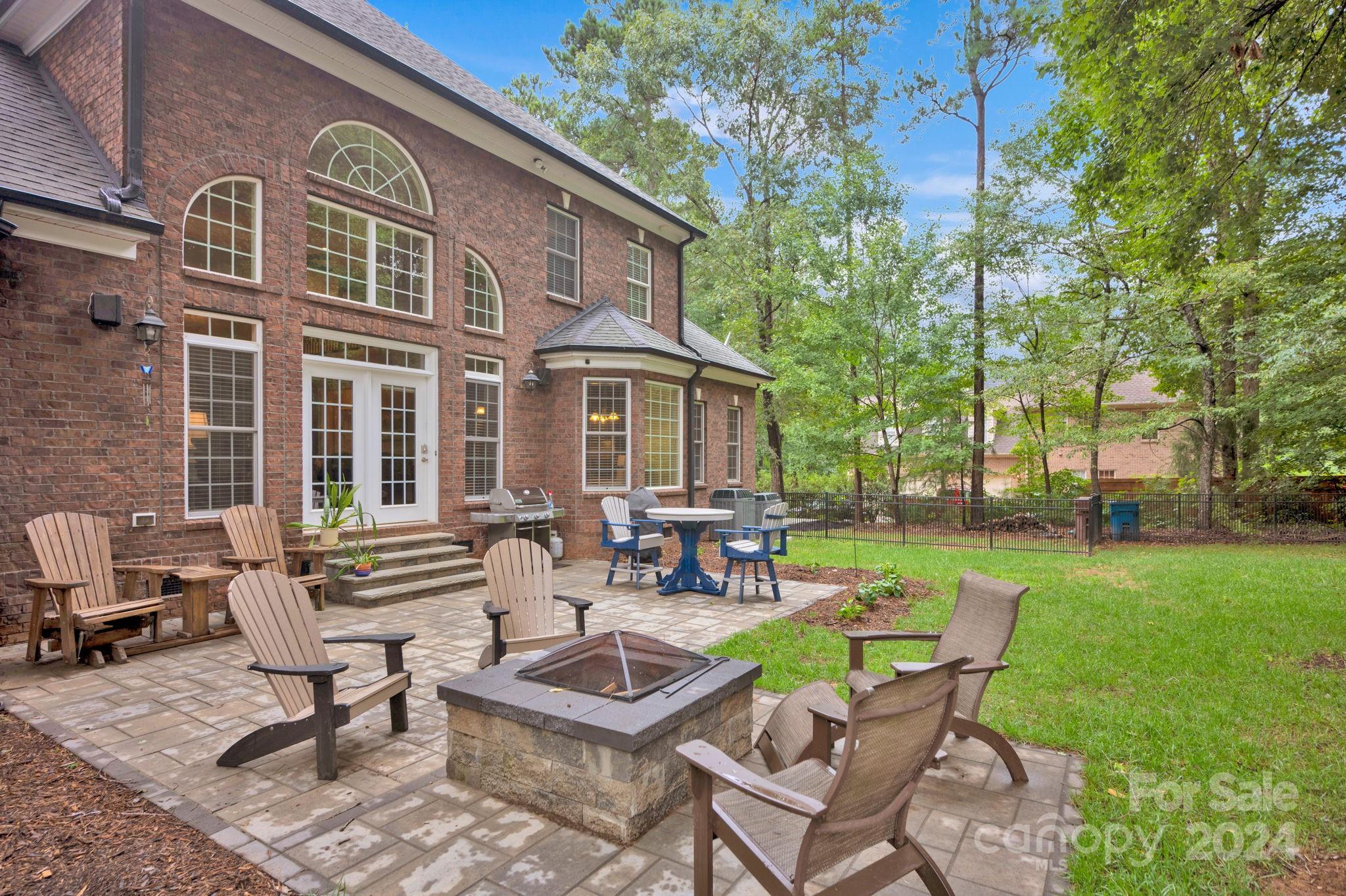 4660 Sawgrass Court