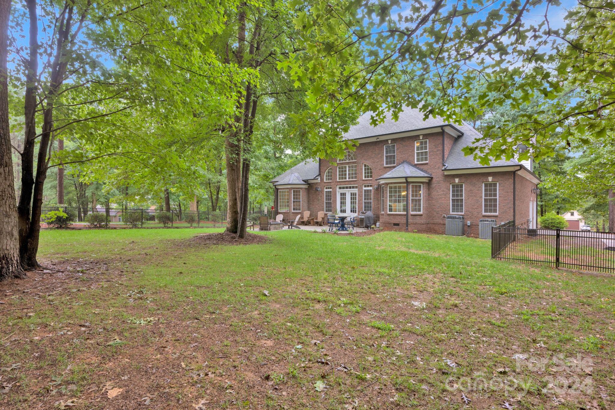 4660 Sawgrass Court