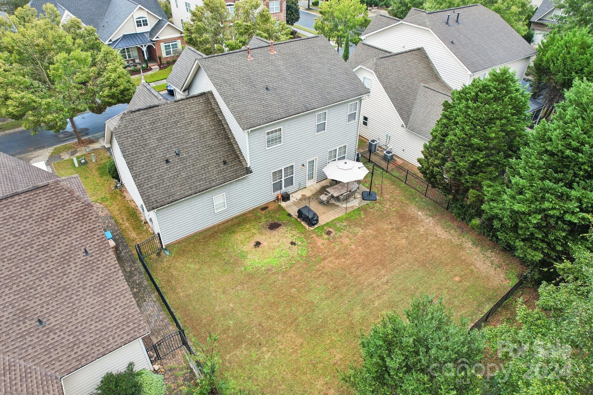 3005 Scottcrest Way