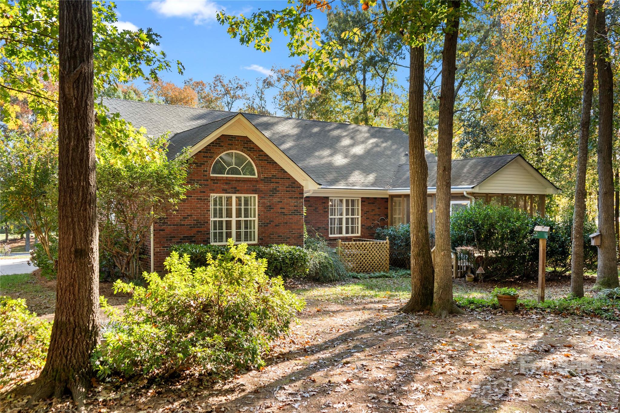 1910 Crossbridge Drive