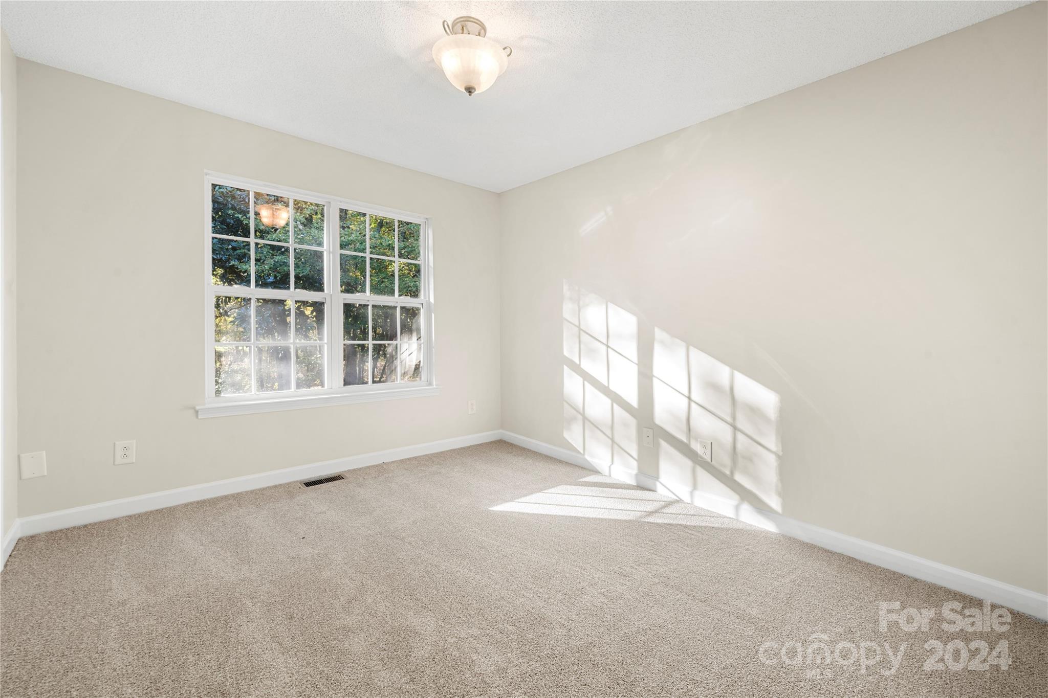 1910 Crossbridge Drive