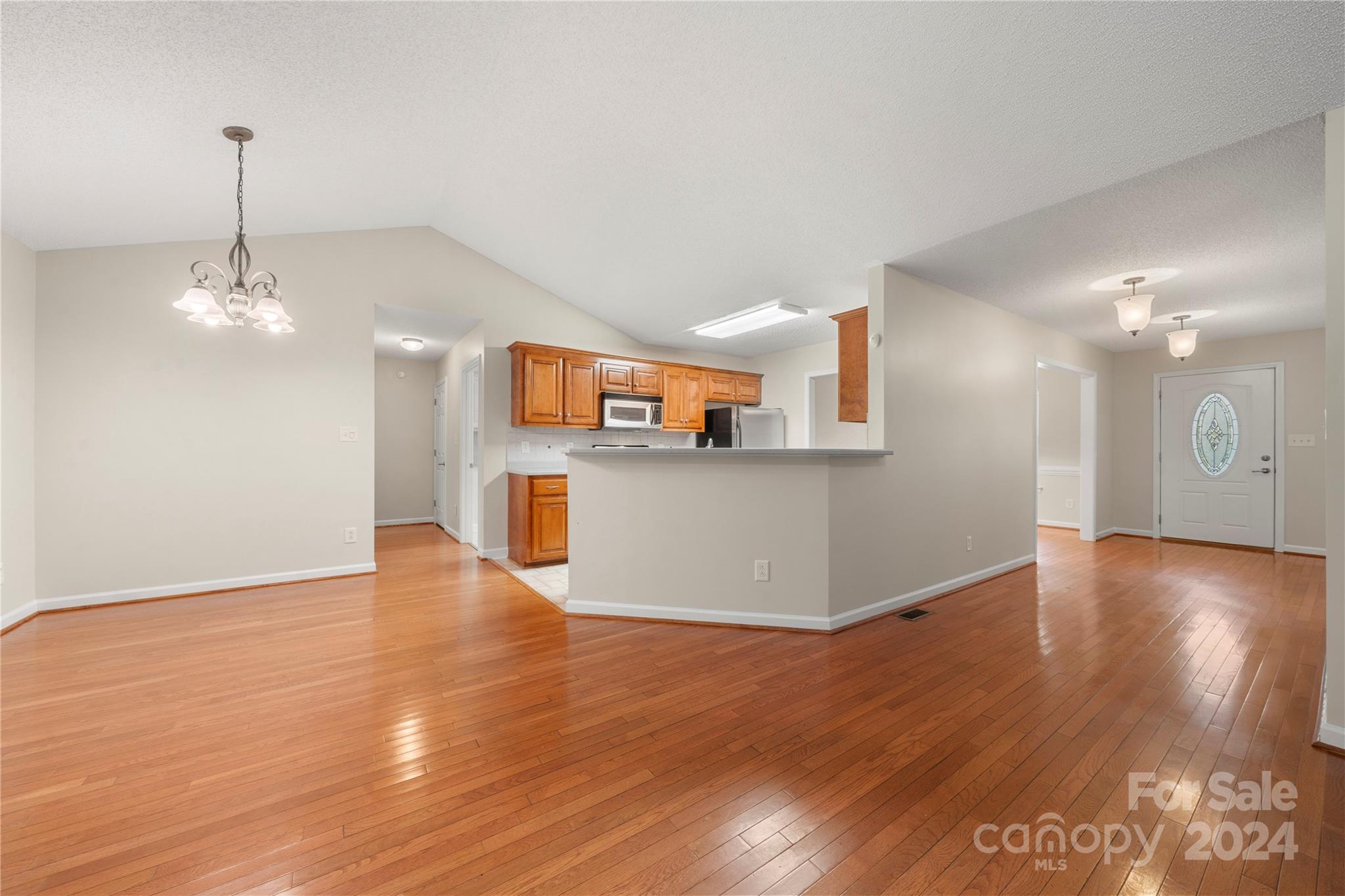 1910 Crossbridge Drive