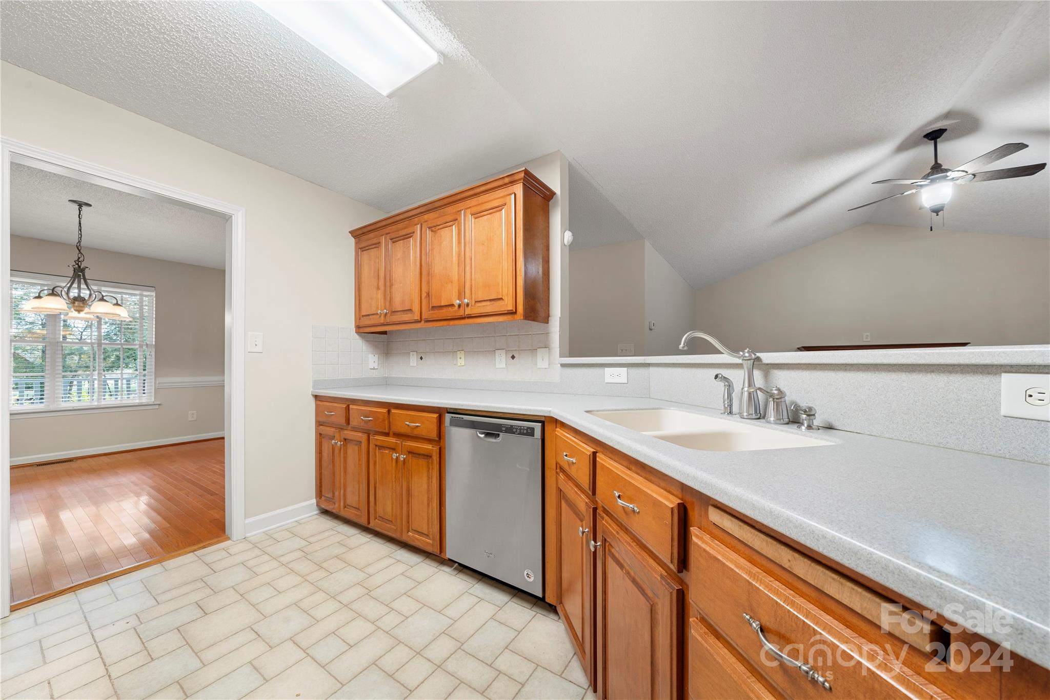 1910 Crossbridge Drive