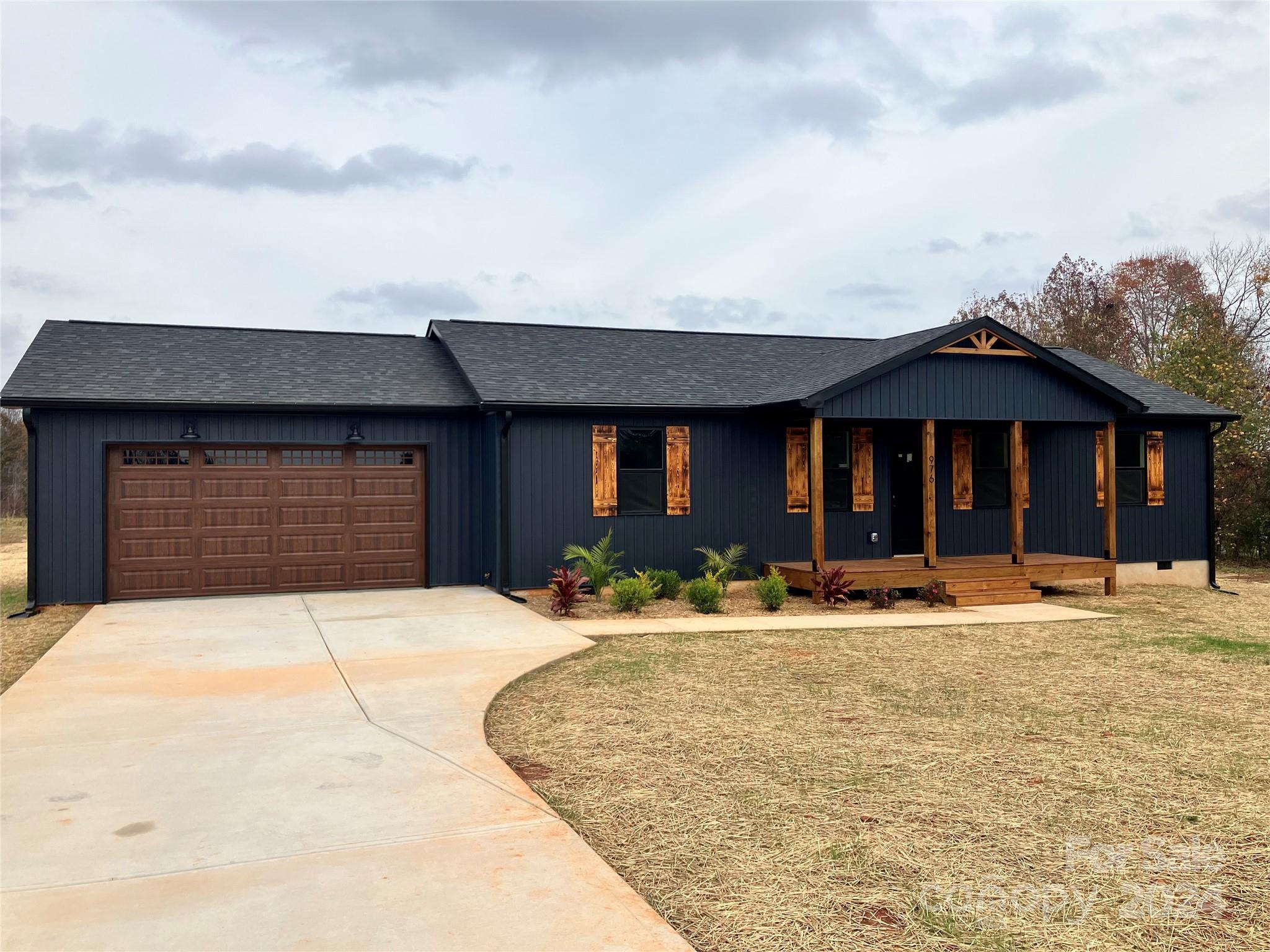 976 Tabor Road