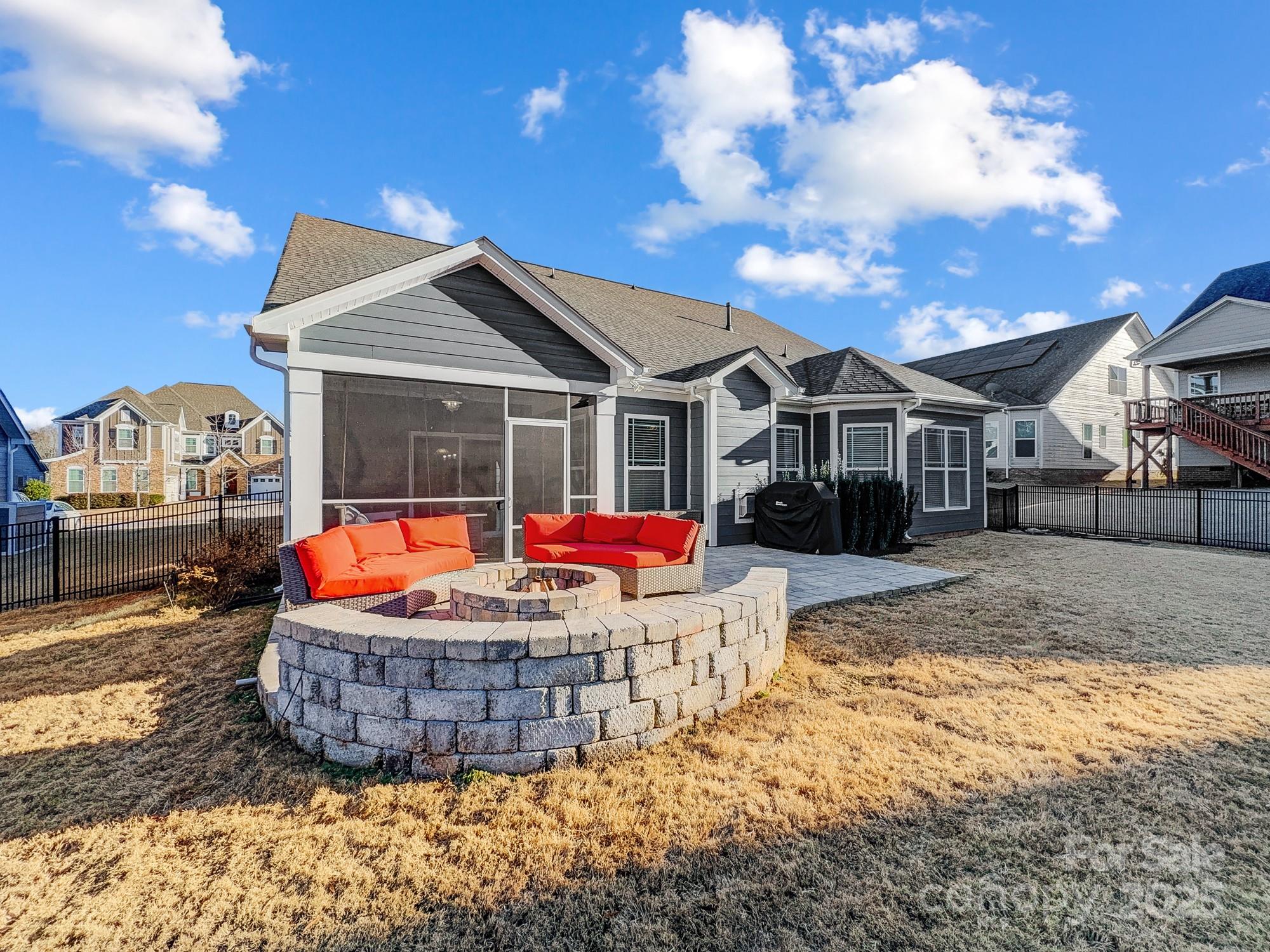 12211 Bonny Oaks Drive