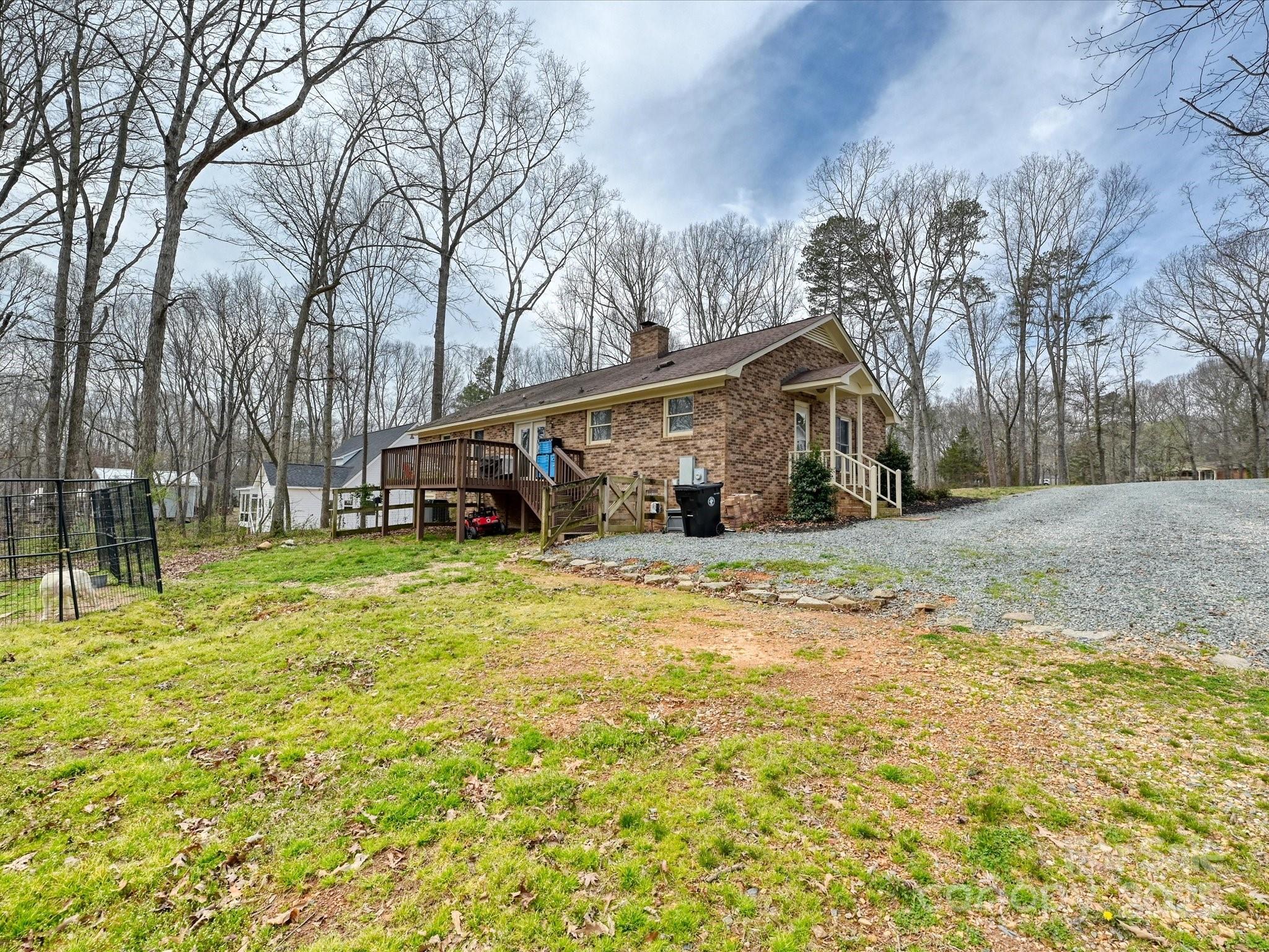1008 E Sandy Ridge Road