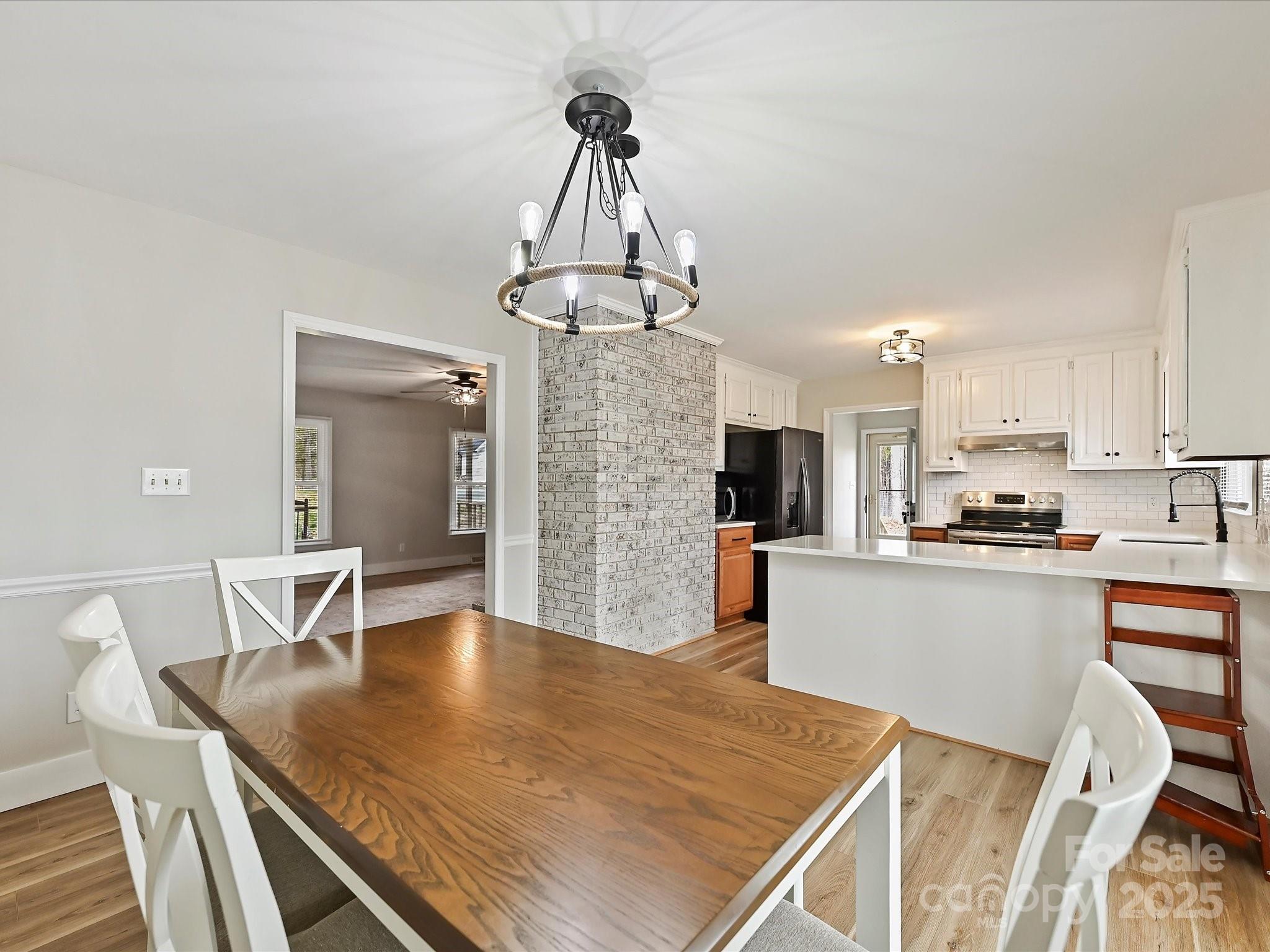 1008 E Sandy Ridge Road