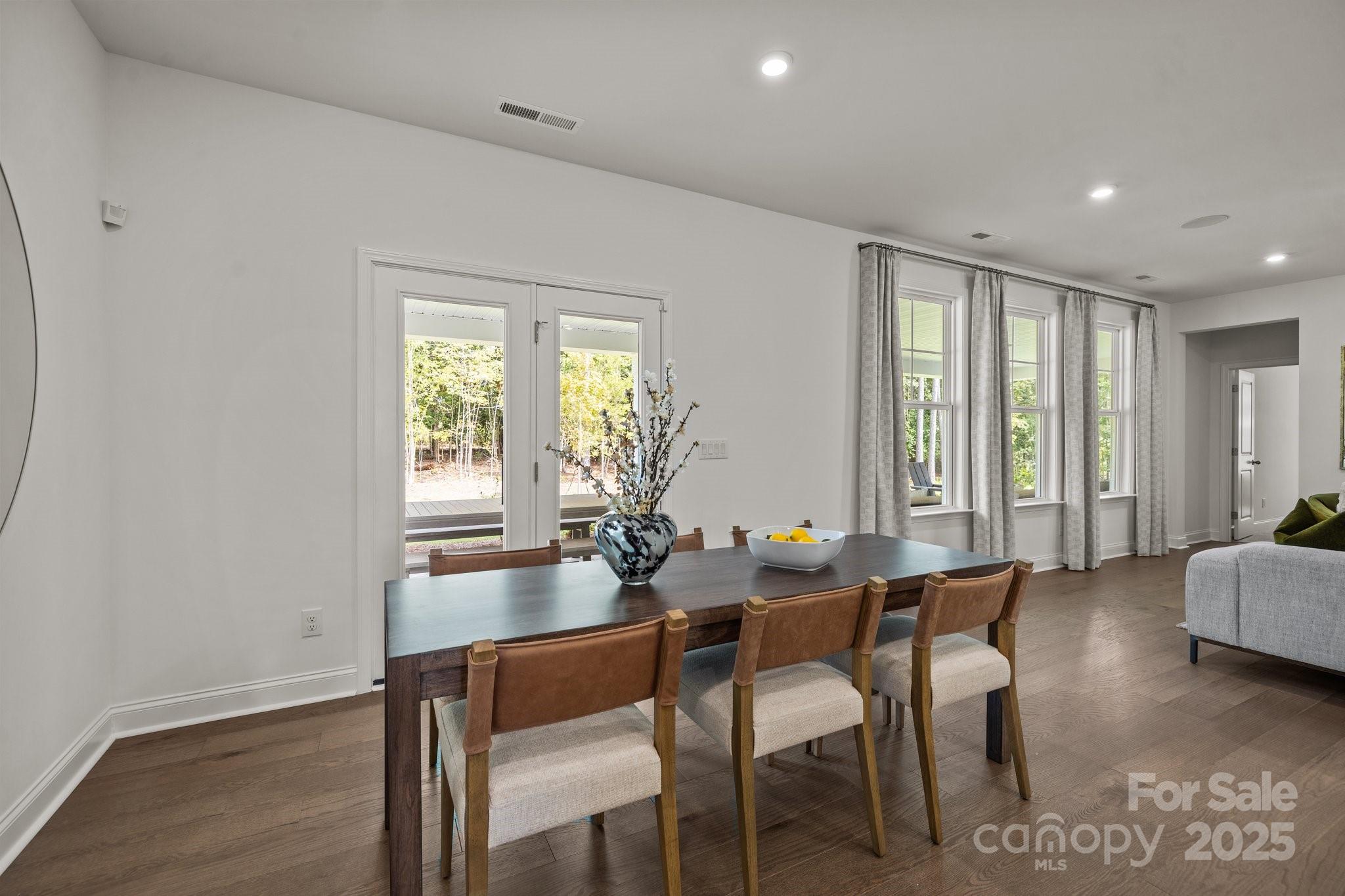 820 Regulus Court