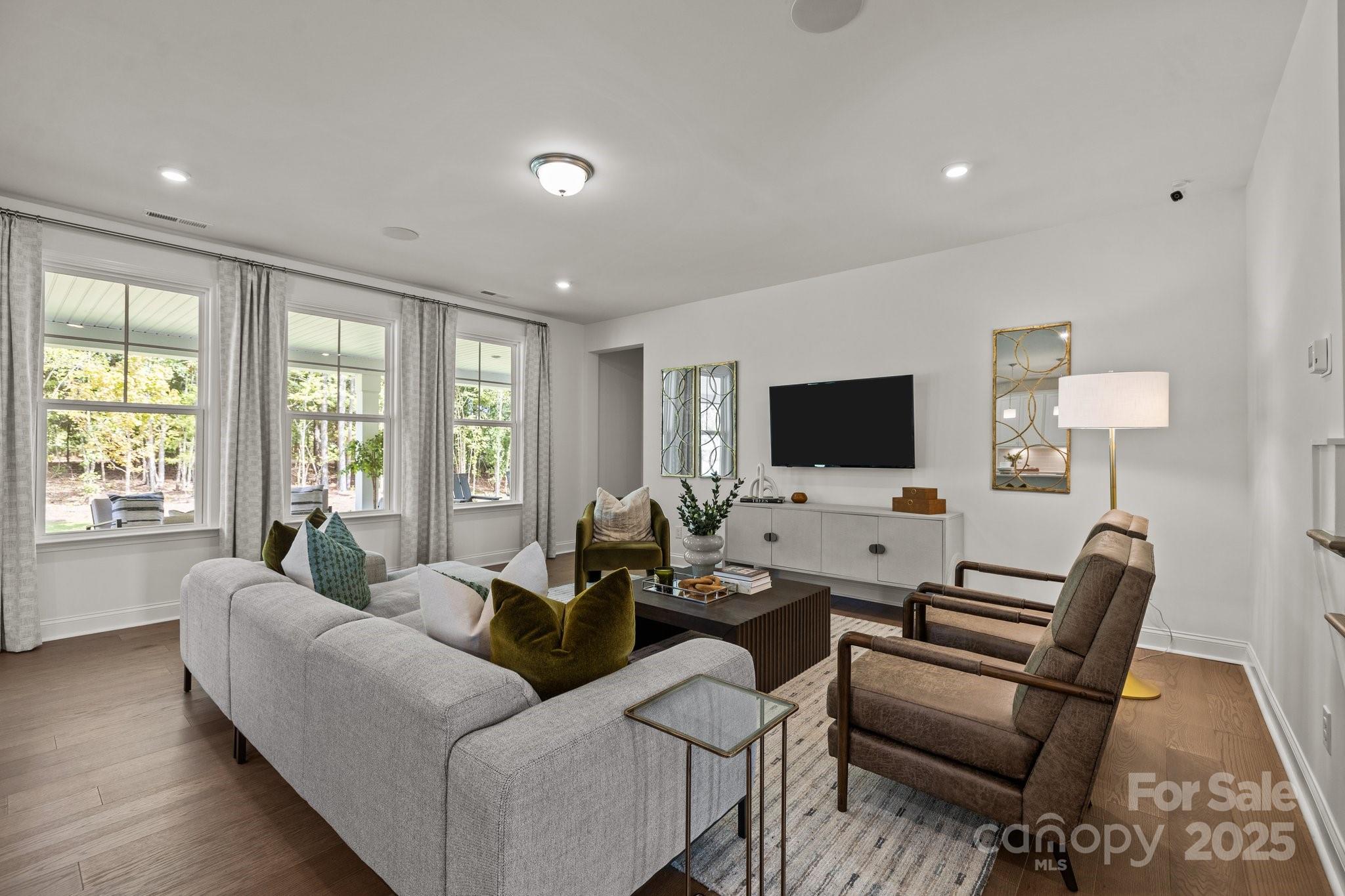 820 Regulus Court