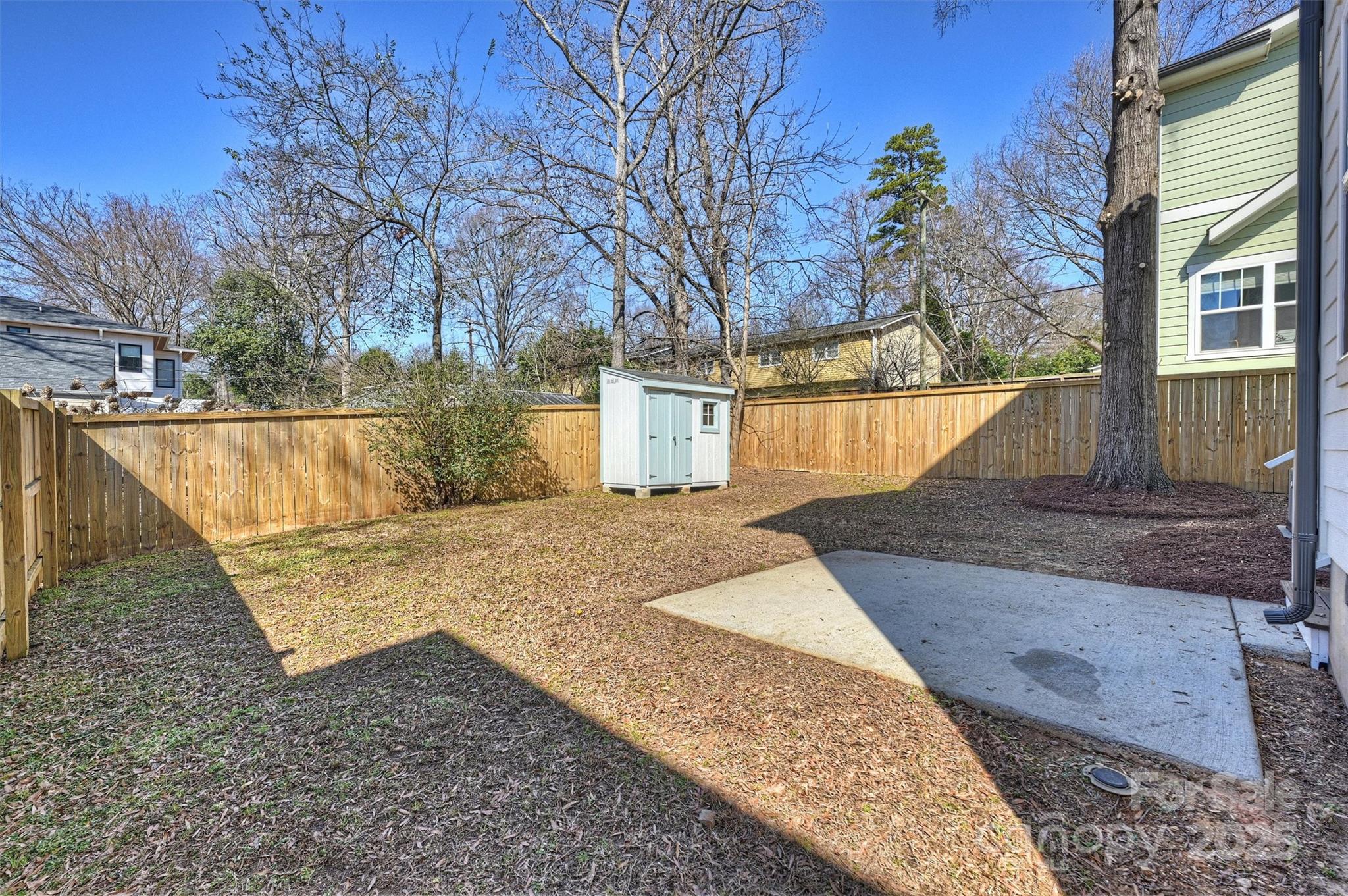 1211 Pinecrest Avenue