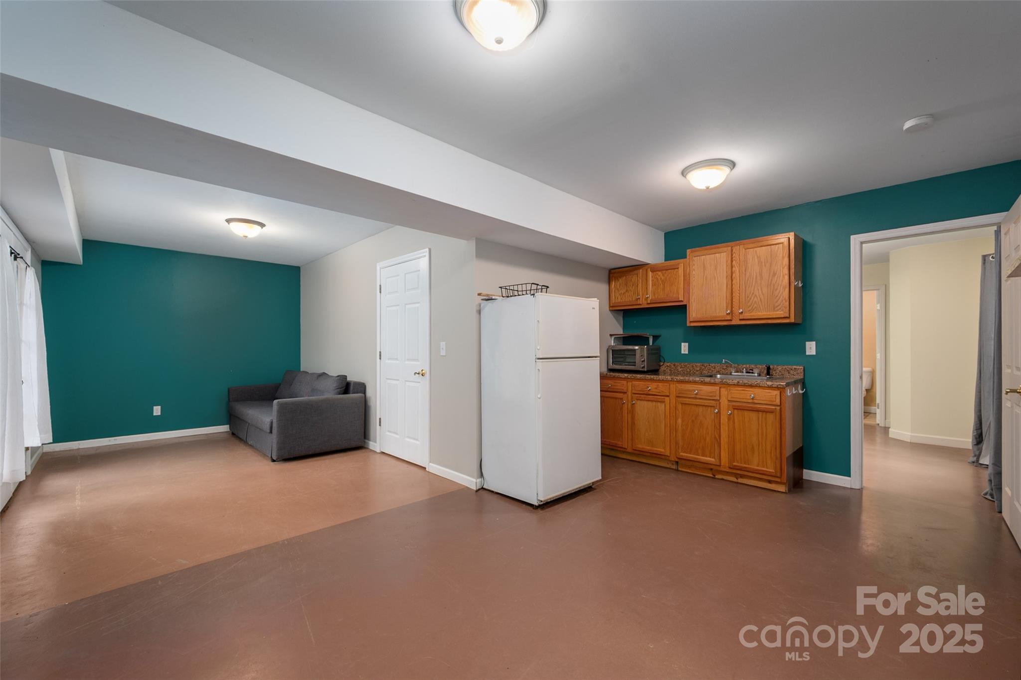 7512 Walkup Road