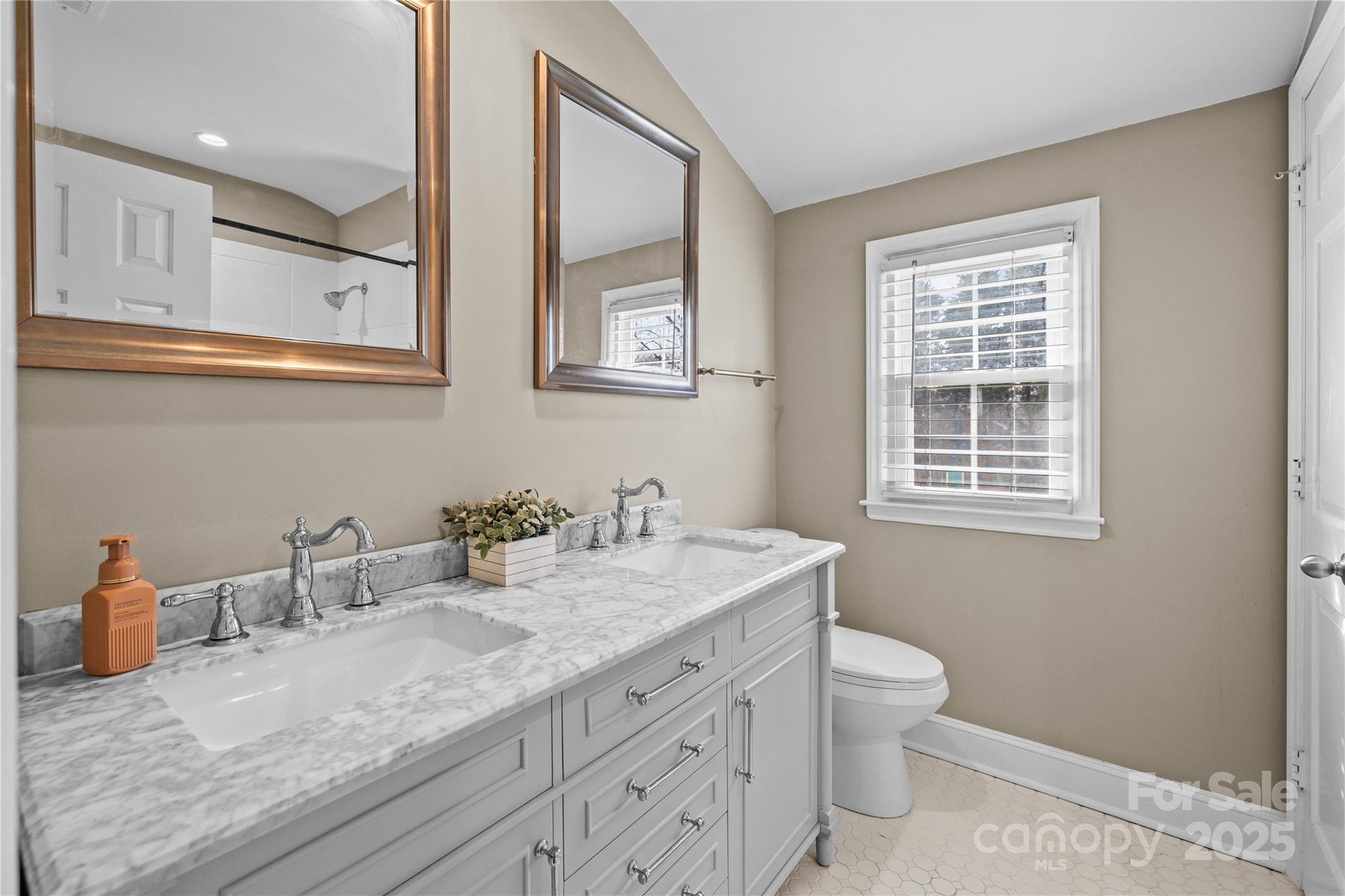 5901 Oakwielde Court