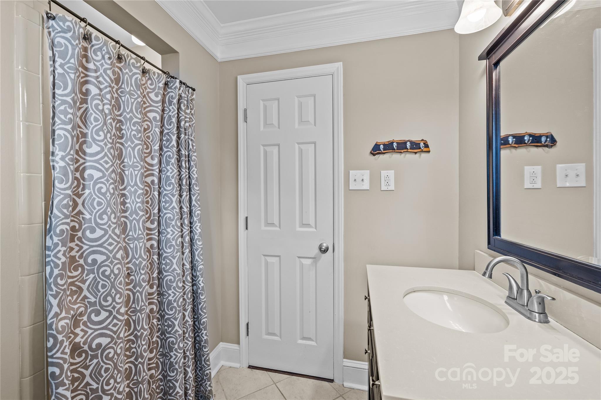 5901 Oakwielde Court