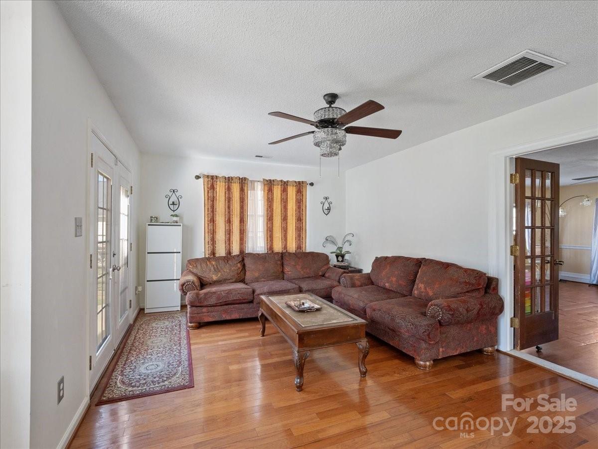4540 Hounds Run Drive