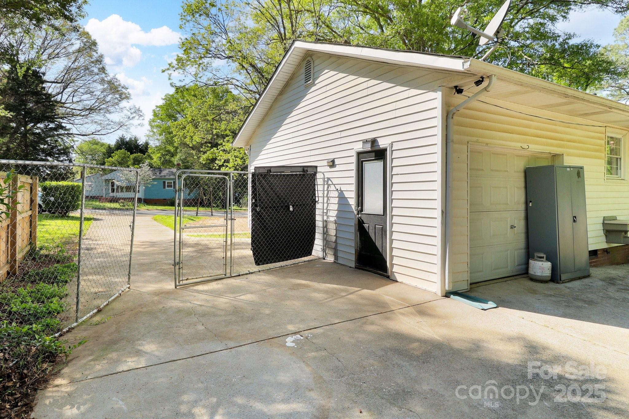 908 Dogwood Drive