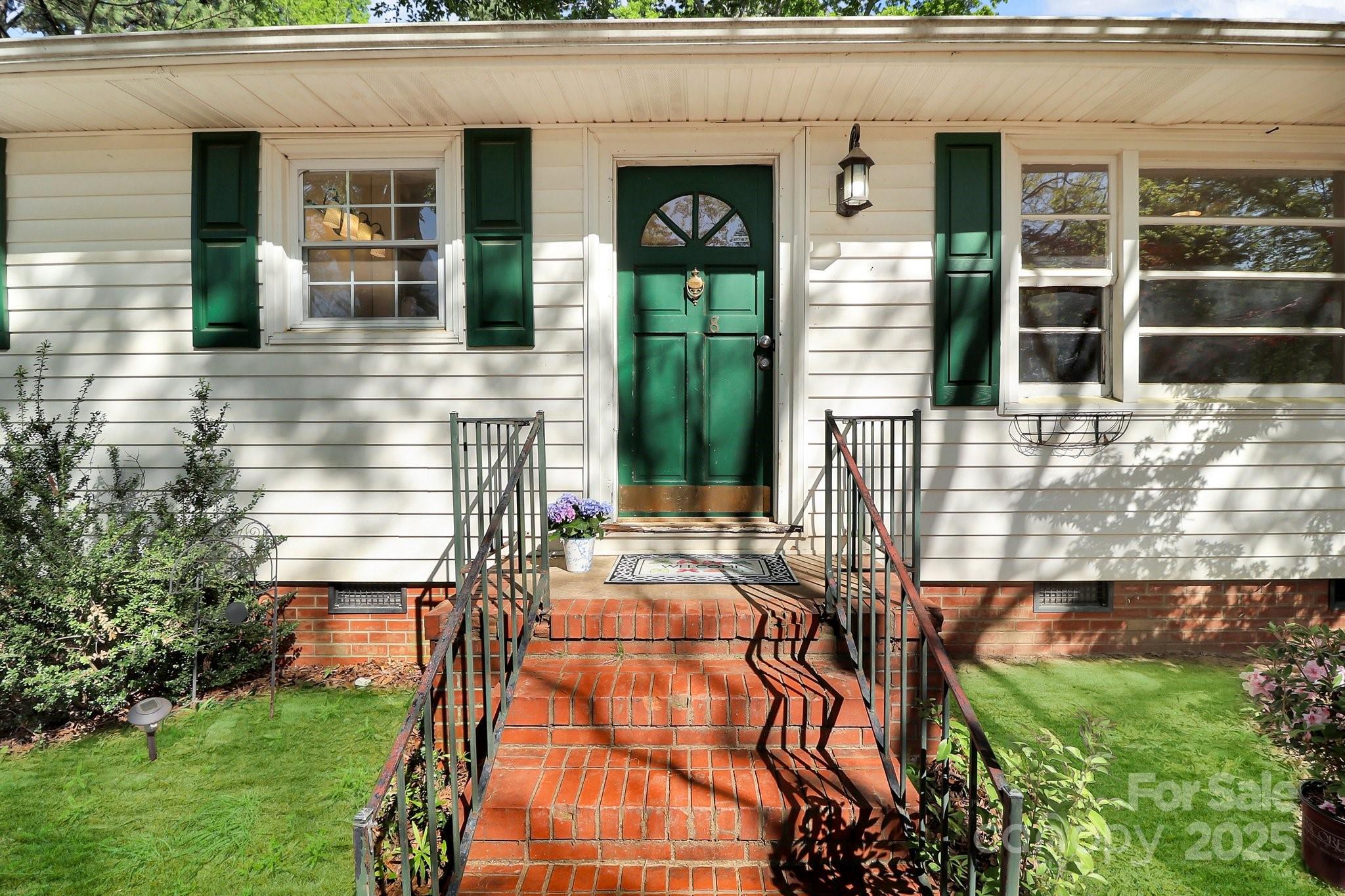 908 Dogwood Drive