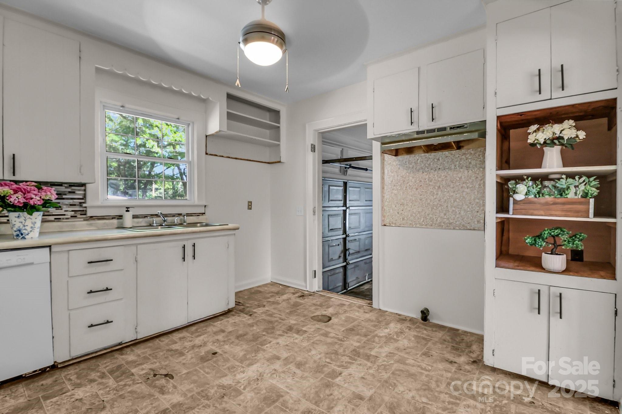 908 Dogwood Drive