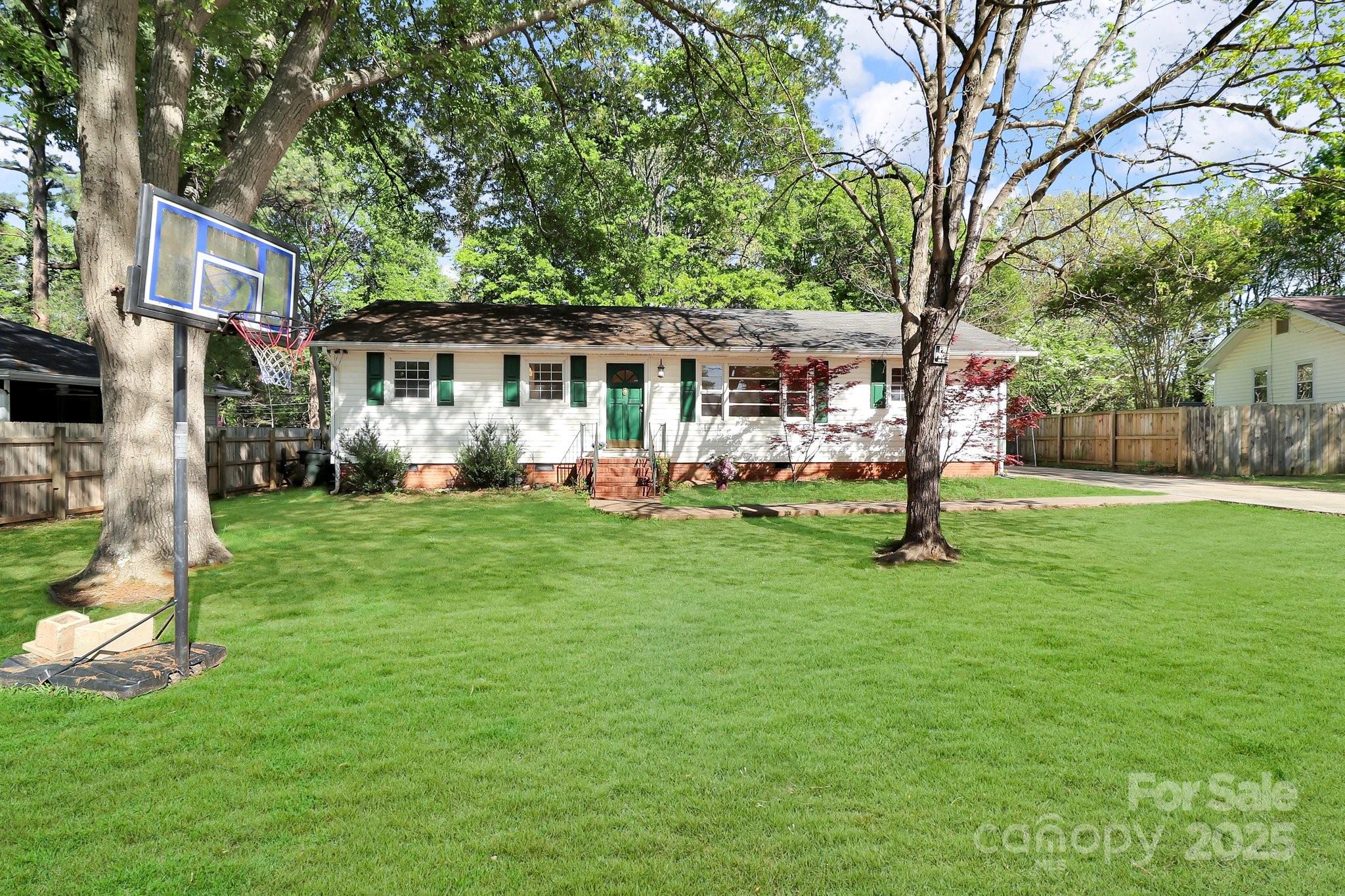 908 Dogwood Drive
