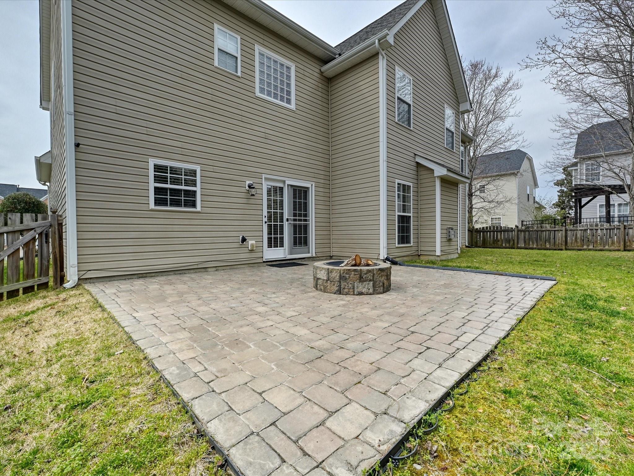 1580 Duckhorn Street NW