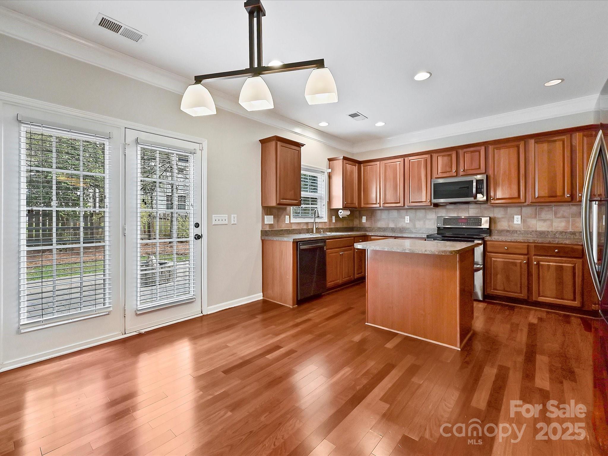 1580 Duckhorn Street NW