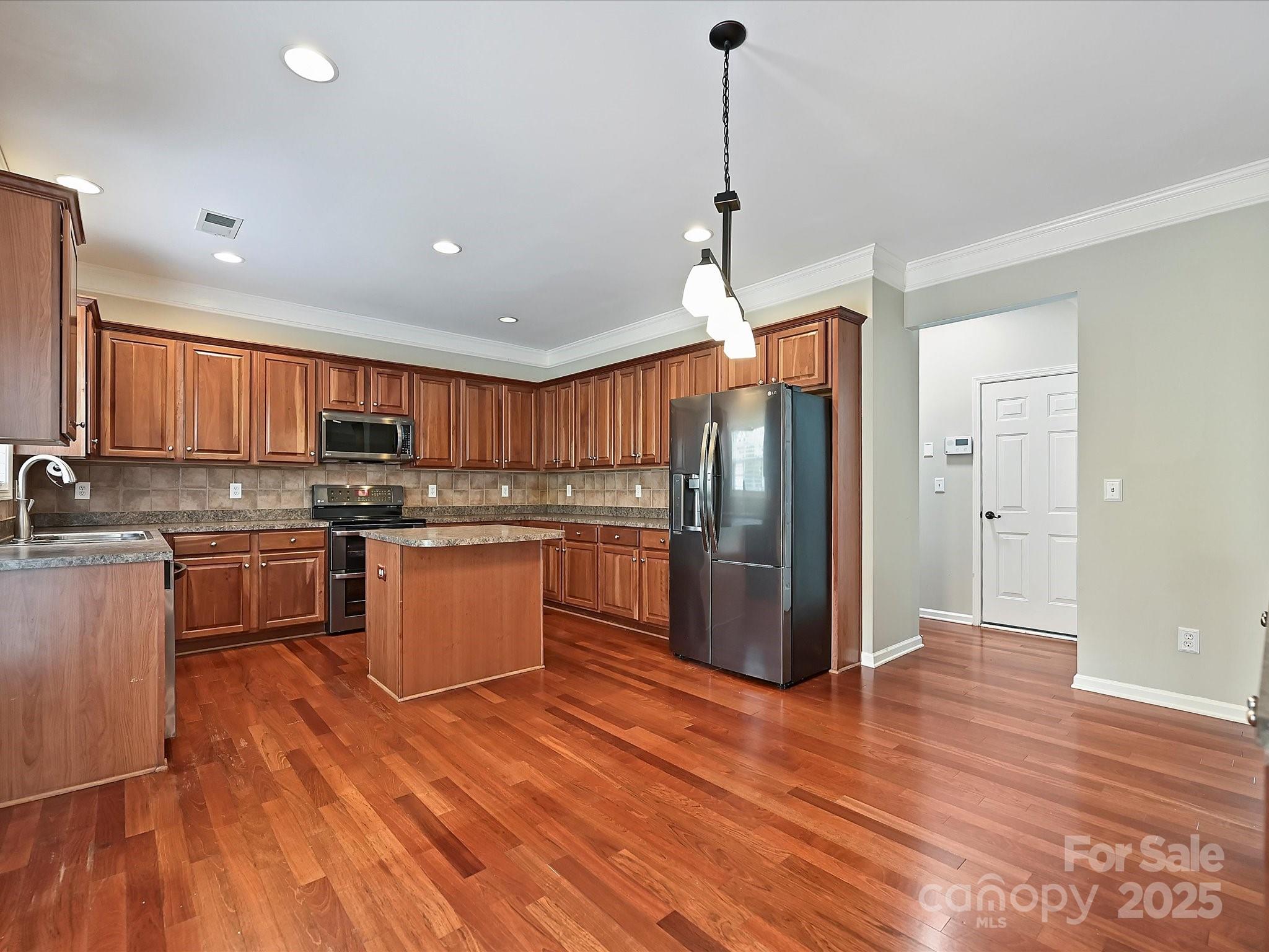 1580 Duckhorn Street NW