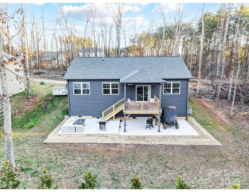 7595 Lakehaven Drive