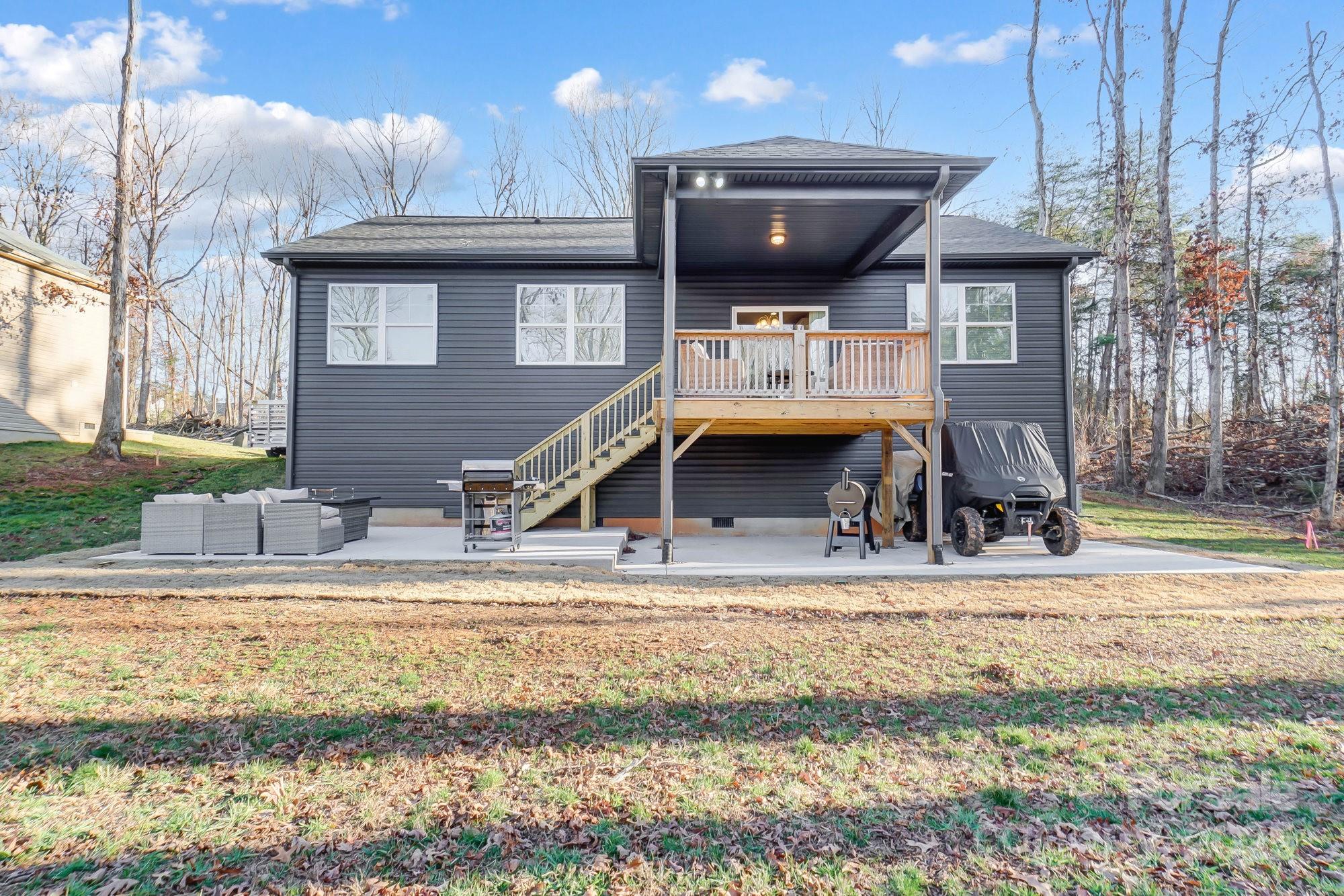 7595 Lakehaven Drive
