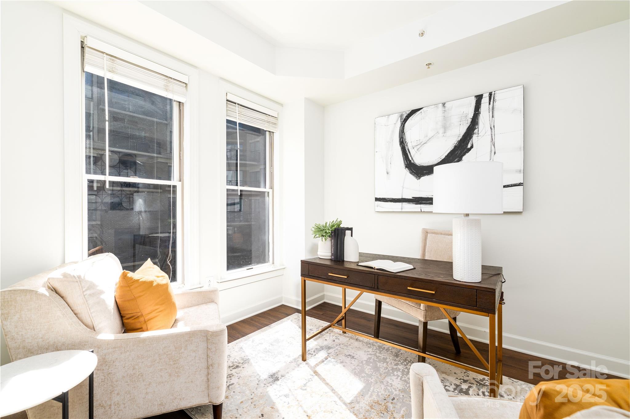 718 W Trade Street Unit: 307
