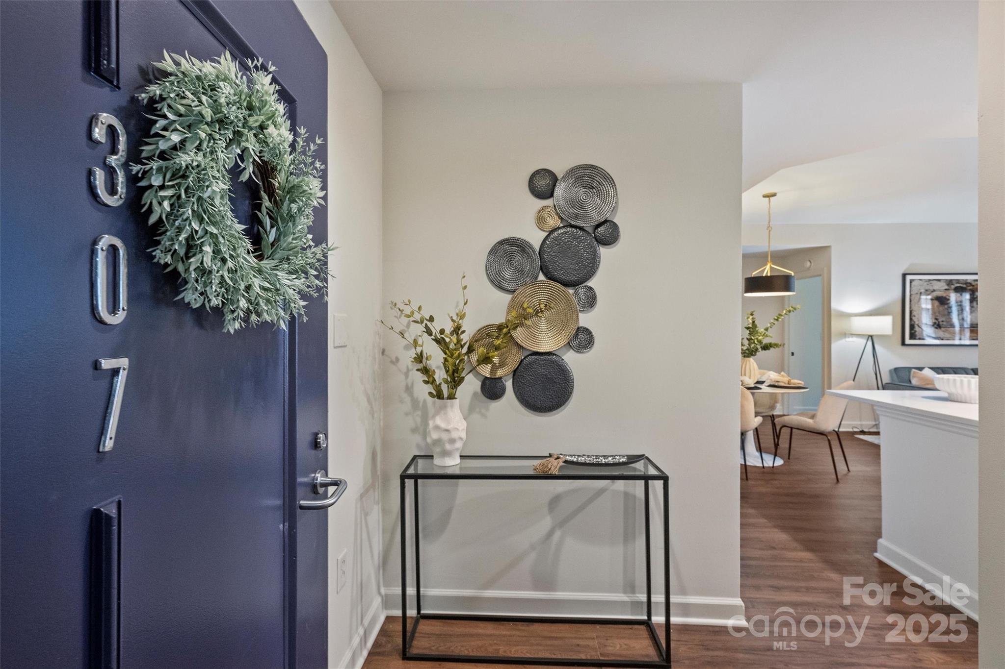 718 W Trade Street Unit: 307