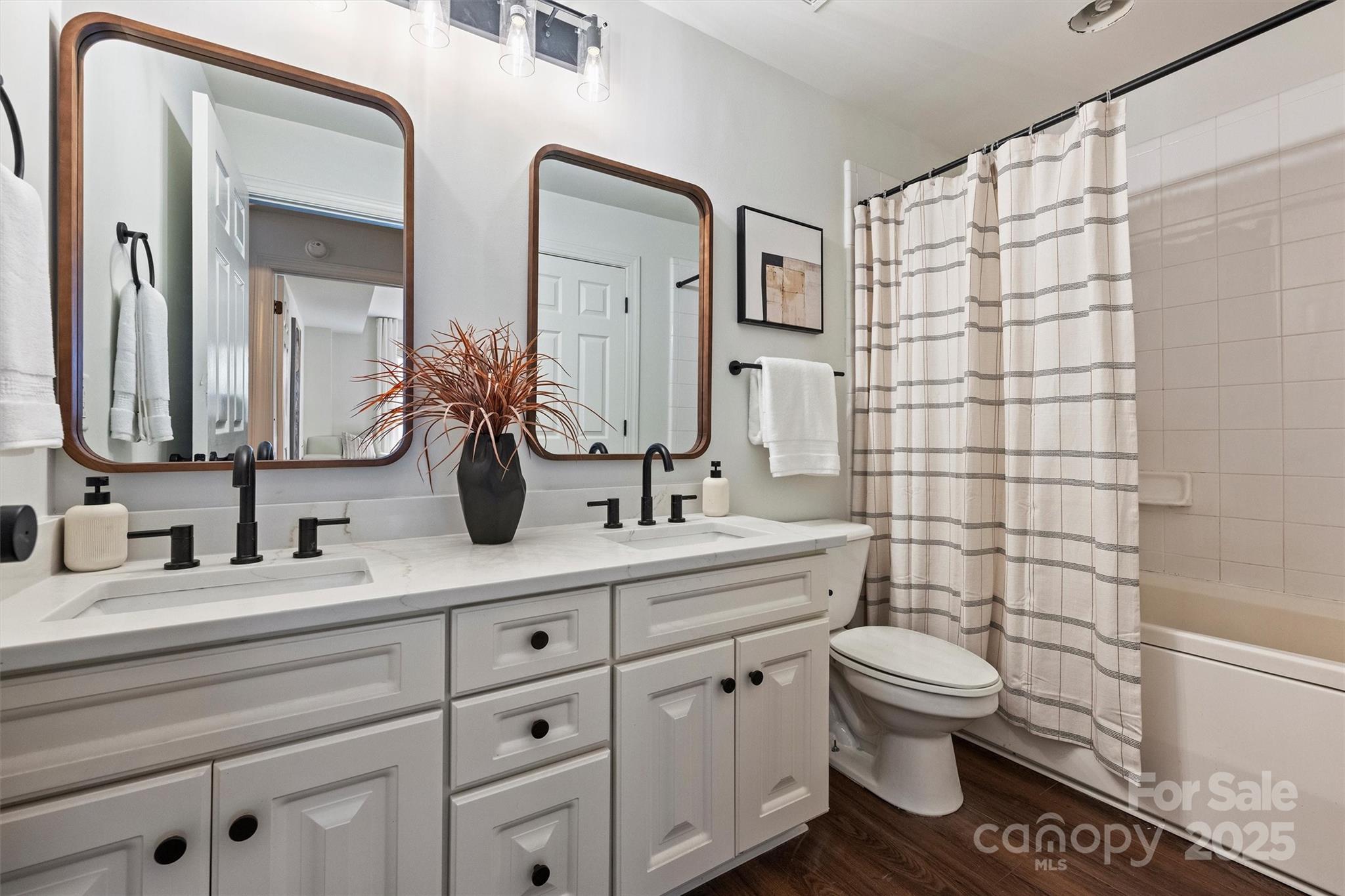 718 W Trade Street Unit: 307