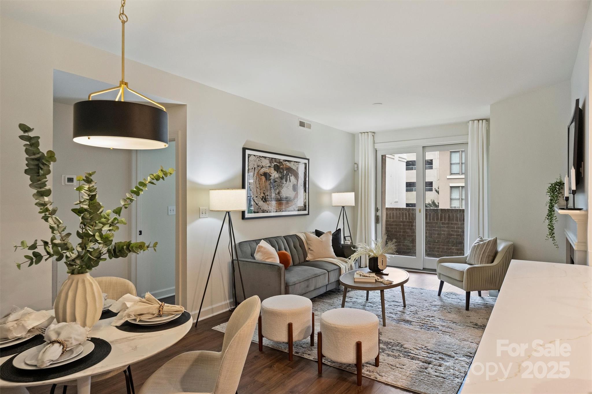 718 W Trade Street Unit: 307