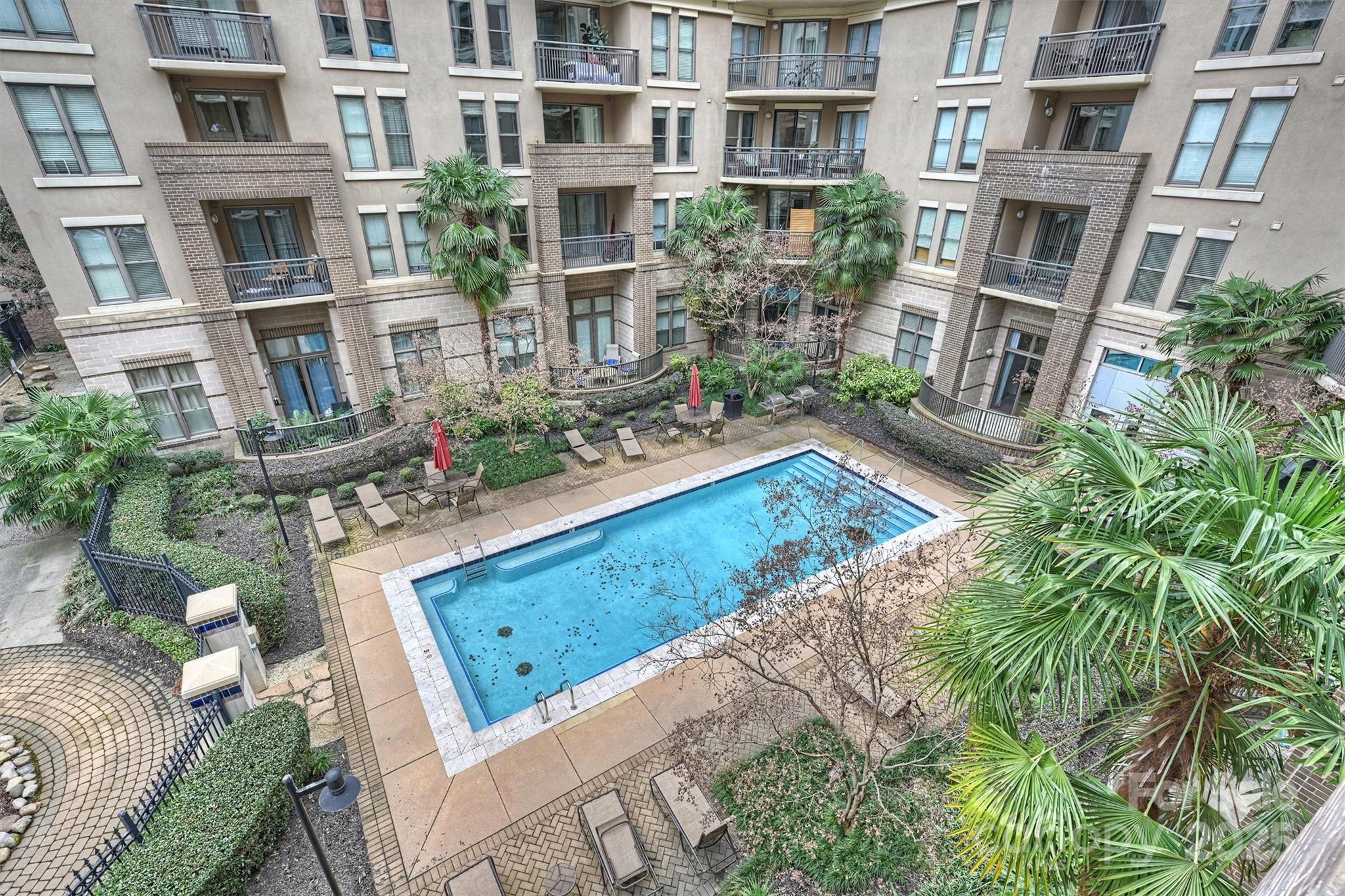 718 W Trade Street Unit: 307