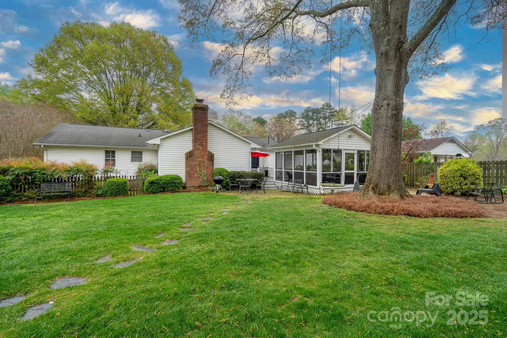 6307 Roanoke Drive Unit: 17