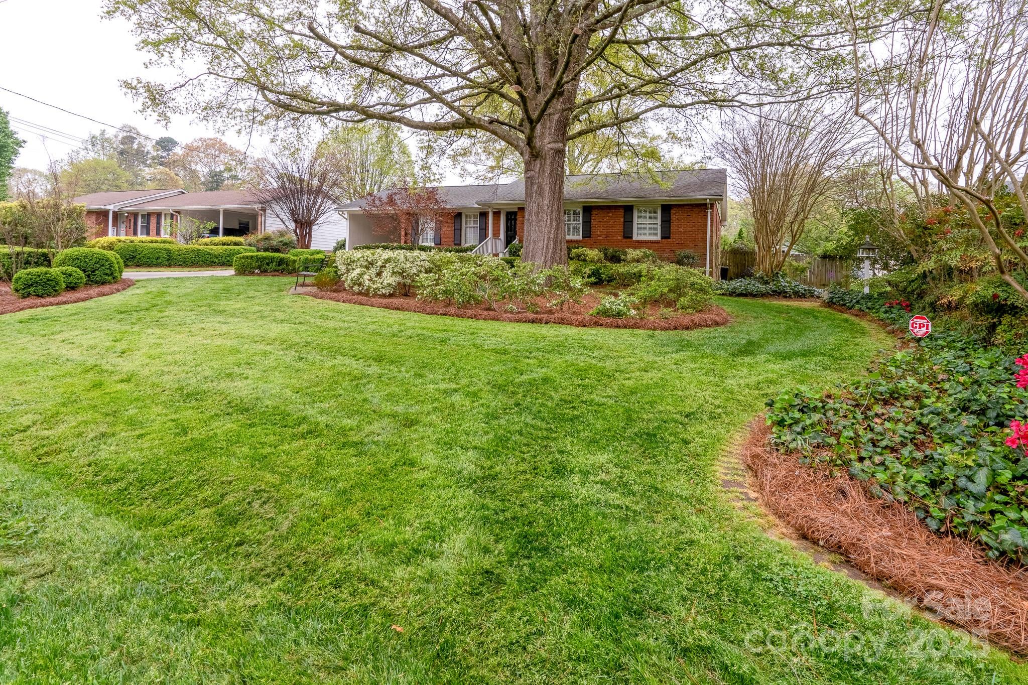 6307 Roanoke Drive Unit: 17