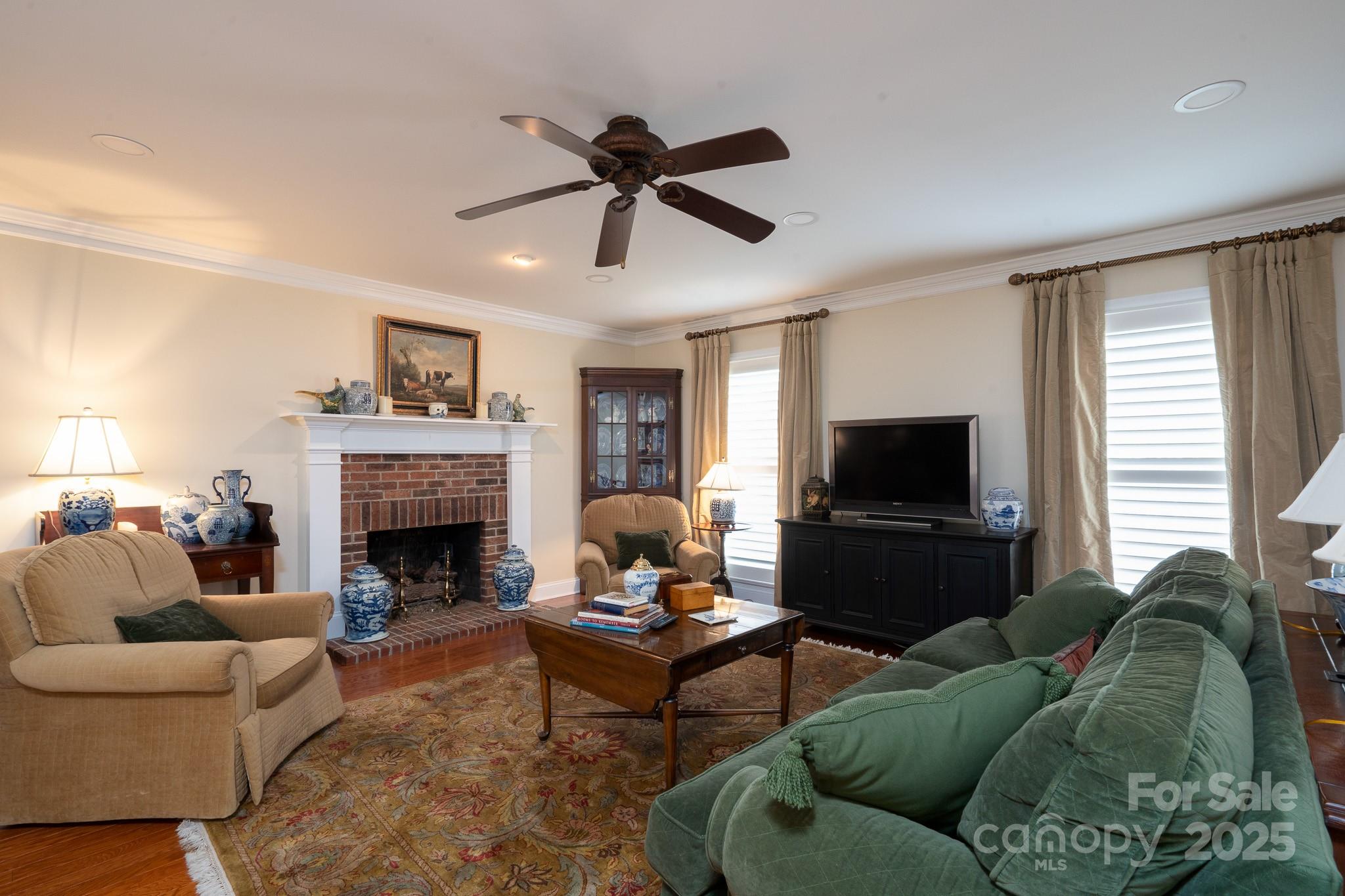 6307 Roanoke Drive Unit: 17