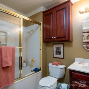 6307 Roanoke Drive Unit: 17