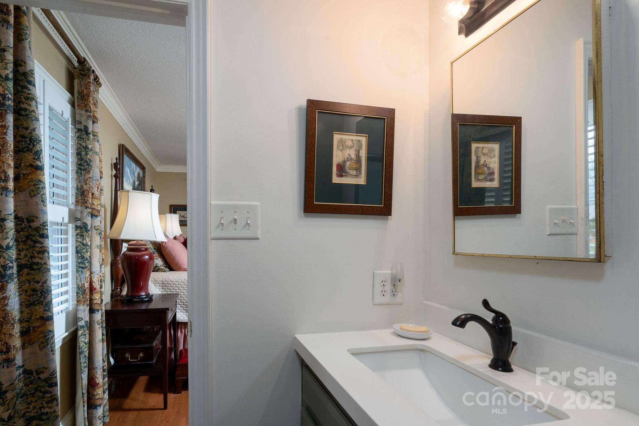 6307 Roanoke Drive Unit: 17