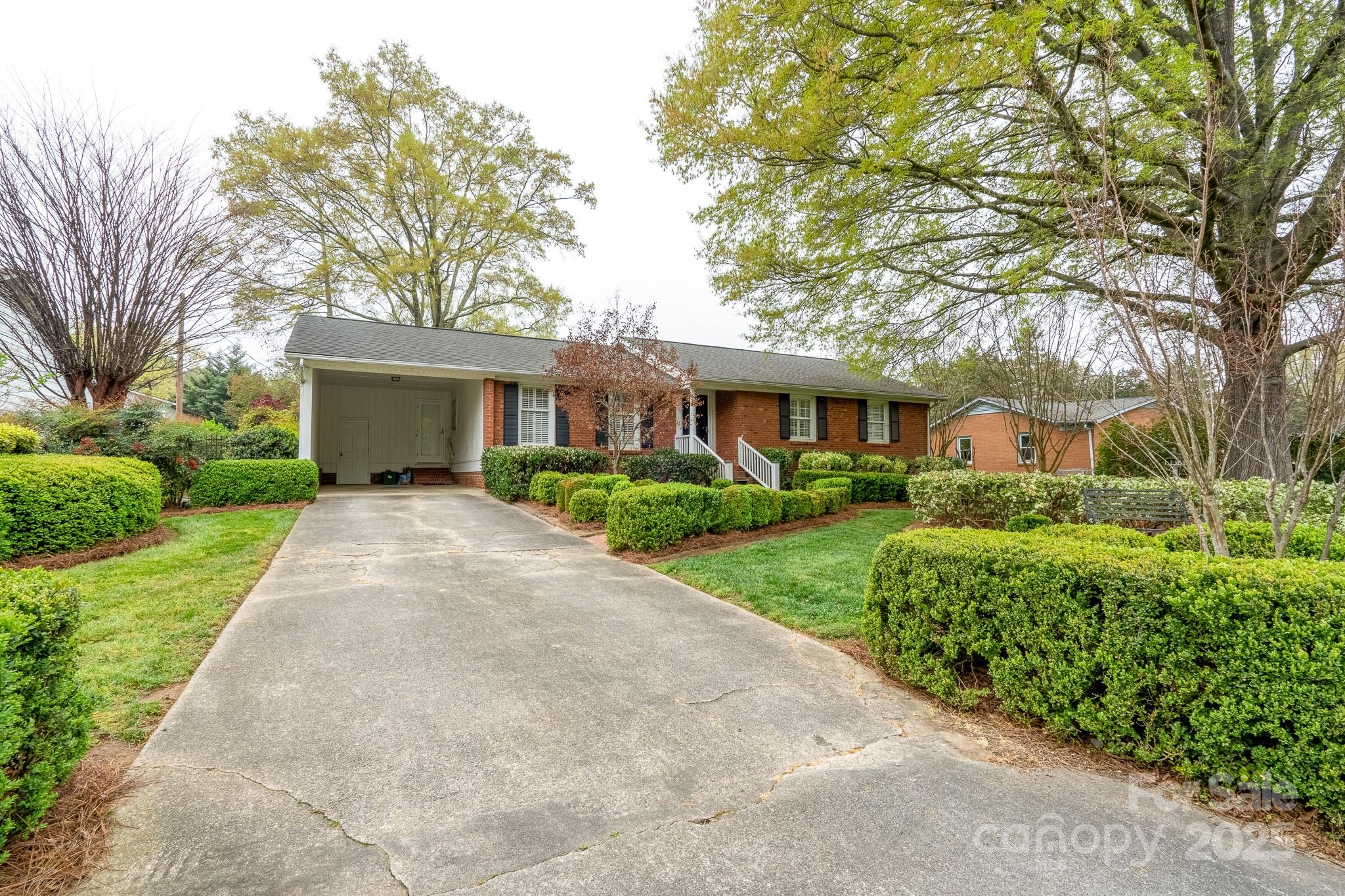 6307 Roanoke Drive Unit: 17