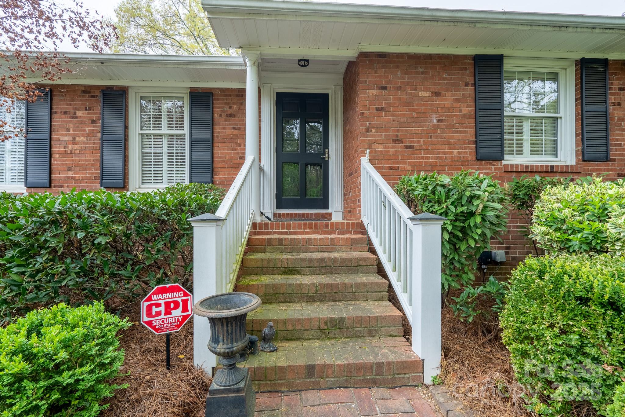 6307 Roanoke Drive Unit: 17